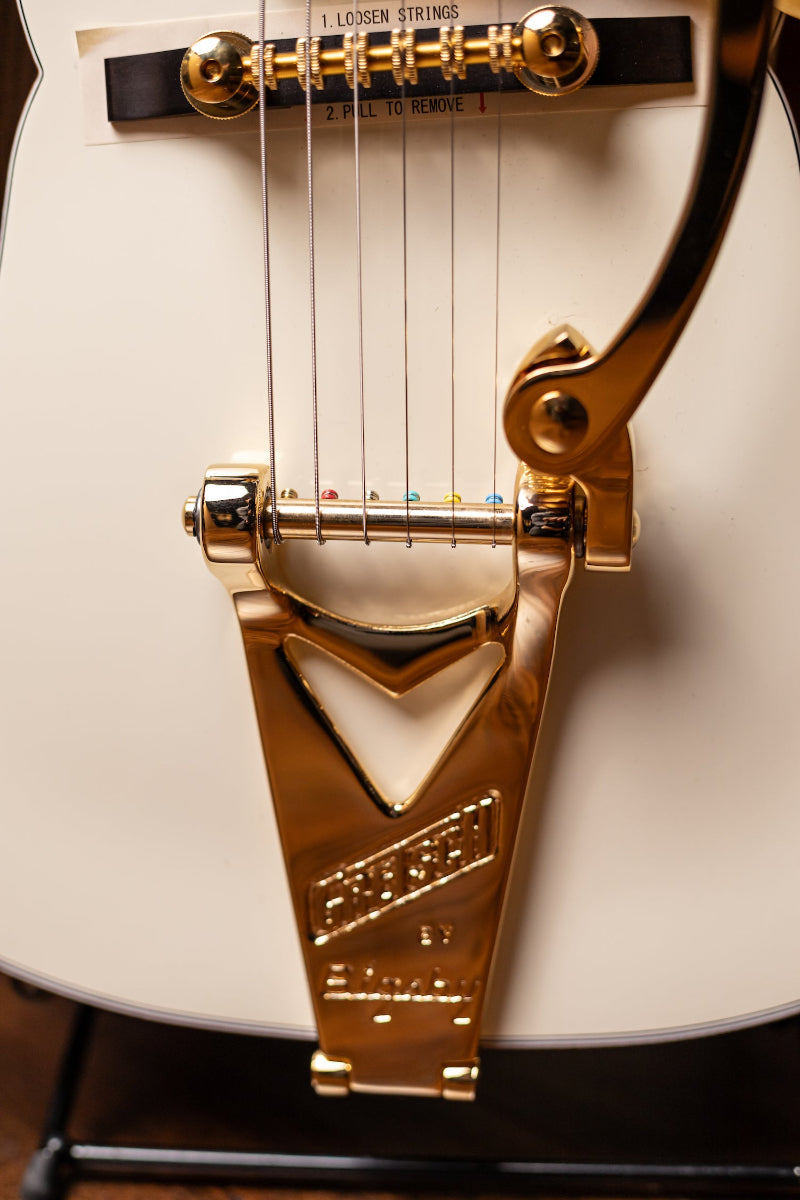 Gretsch G6136T-59 Vintage Select Edition '59 Falcon Hollow Body with Bigsby TV Jones Electric Guitar - Vintage White