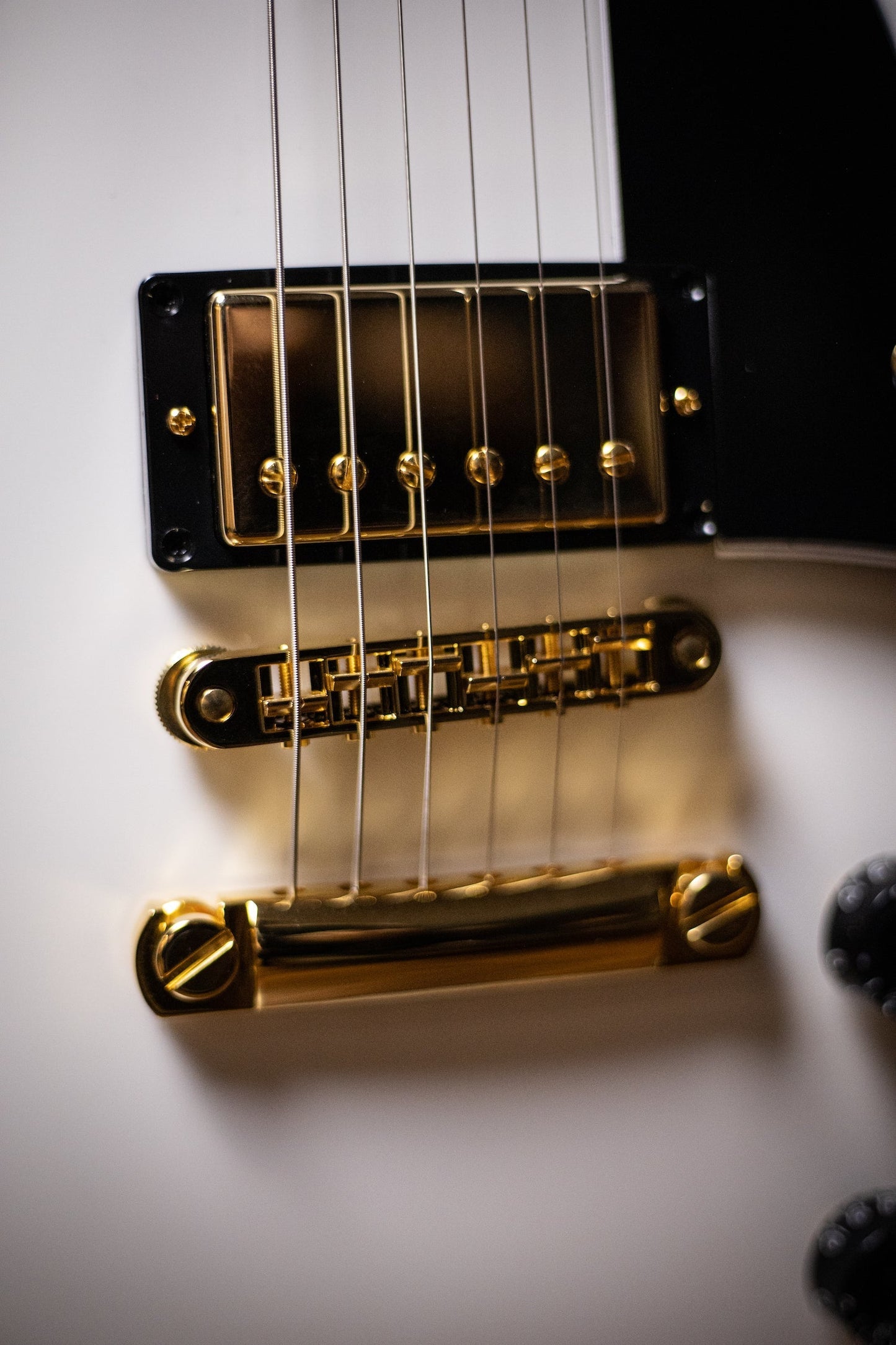 SCRATCH & DENT! Gibson Custom Shop Les Paul Custom Ebony Fingerboard Gloss Electric Guitar - Alpine White