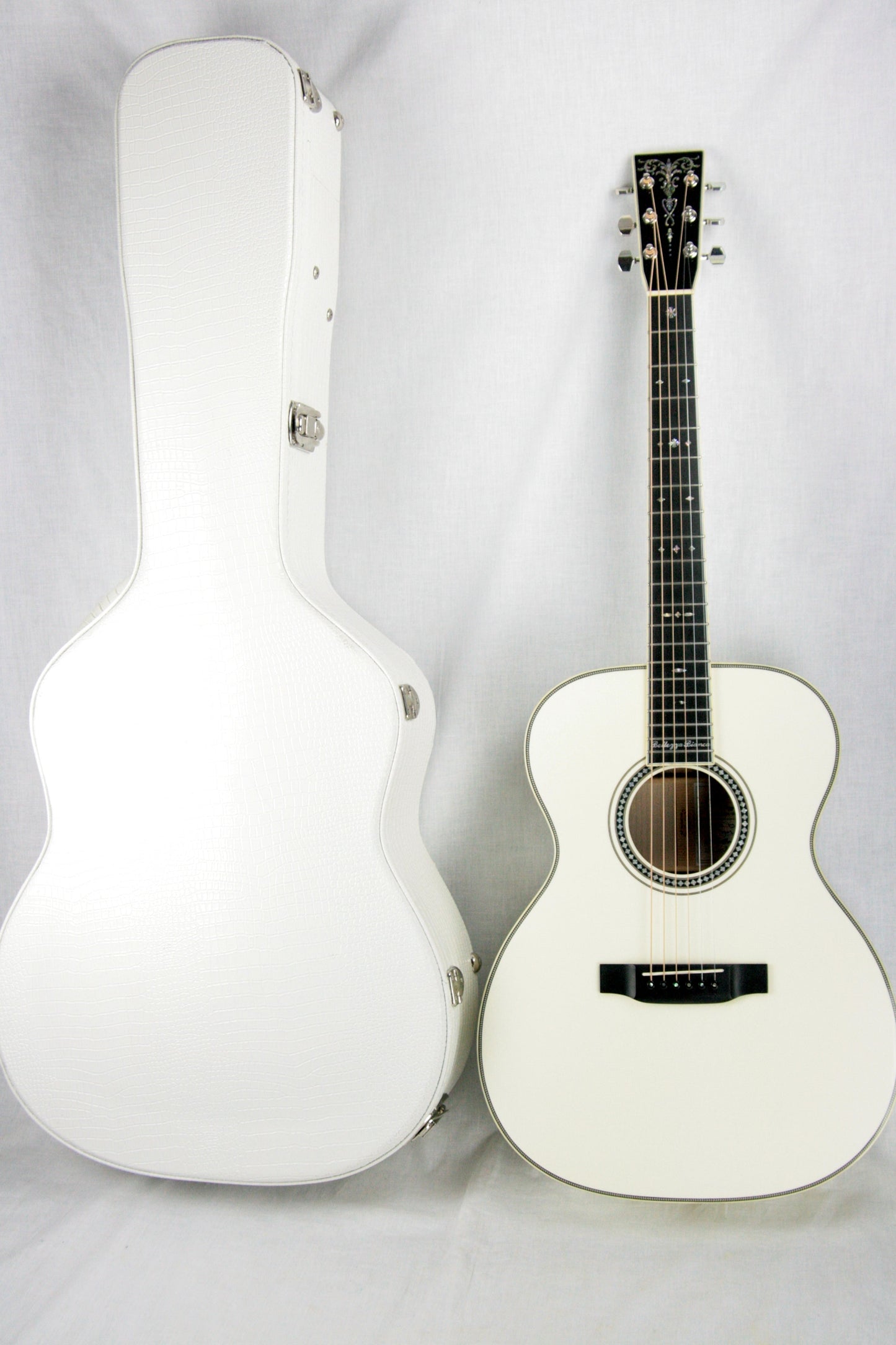 2006 Martin Bellezza Bianca SIGNED Eric Clapton 000-ECHF WHITE Acoustic Guitar! 28 42