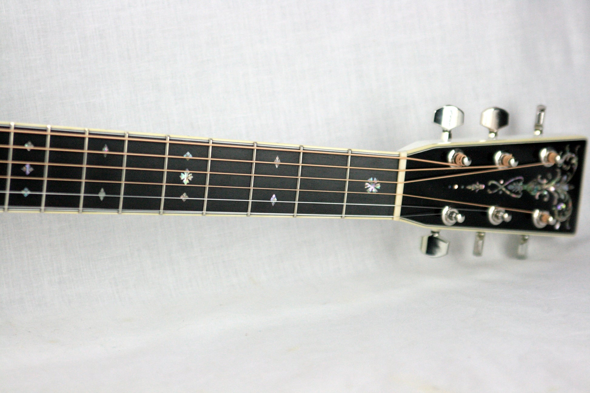 2006 Martin Bellezza Bianca SIGNED Eric Clapton 000-ECHF WHITE Acoustic Guitar! 28 42