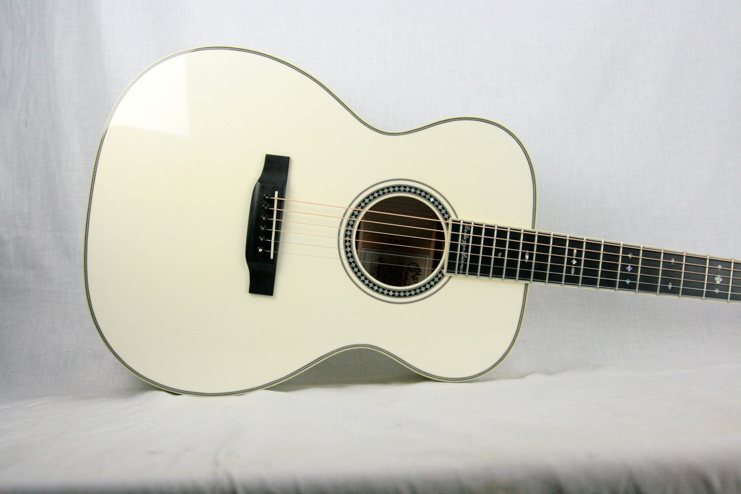 2006 Martin Bellezza Bianca SIGNED Eric Clapton 000-ECHF WHITE Acoustic Guitar! 28 42