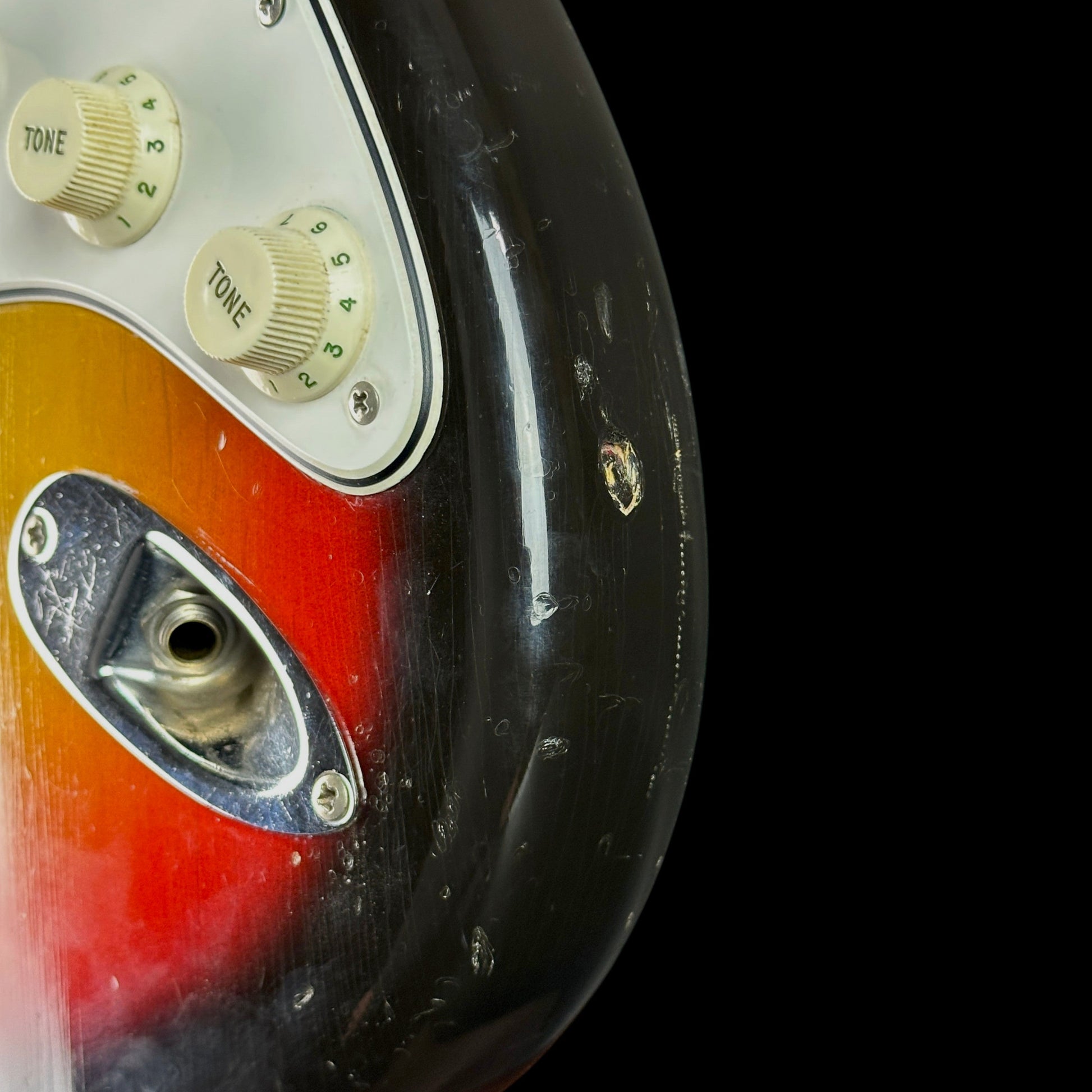 Vintage 1965 Fender Stratocaster 3-Tone Sunburst w/OHSC TSU24824