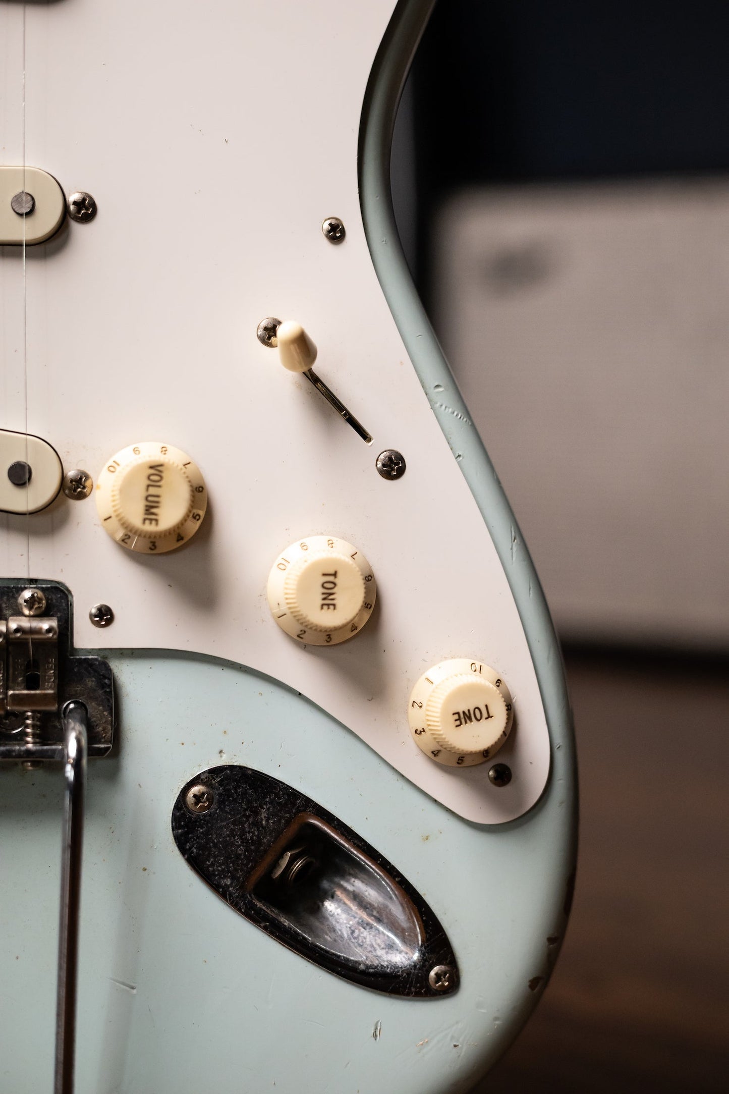 Fender '57 Stratocaster Yngwie Malmsteen Owned Stage/Studio Electric Guitar in Sonic Blue + Yngwie Malmsteen Parabellum Painting by David Banegas
