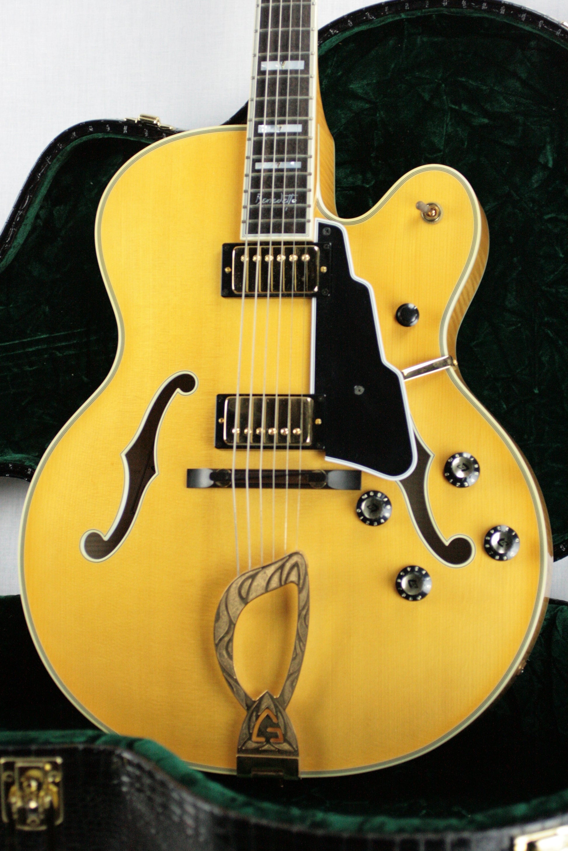 2004 Guild Bob Benedetto X-700 Stuart Honey Blonde! Solid-Carved Woods! x700 Signature Archtop