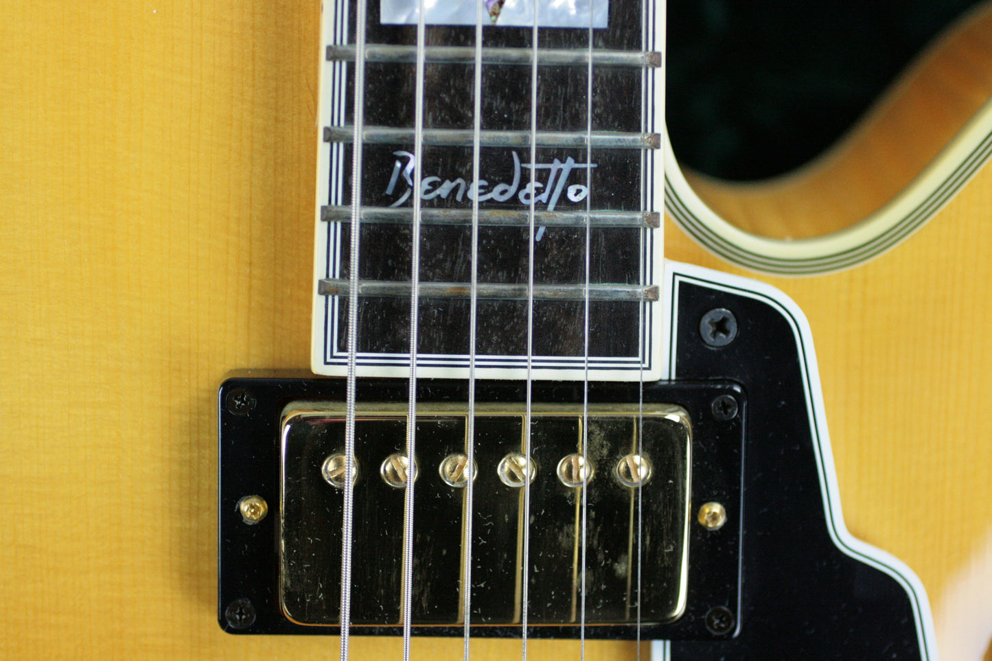 2004 Guild Bob Benedetto X-700 Stuart Honey Blonde! Solid-Carved Woods! x700 Signature Archtop