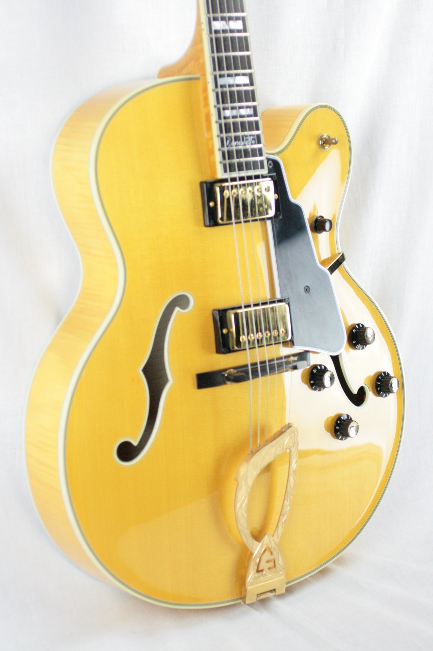 2004 Guild Bob Benedetto X-700 Stuart Honey Blonde! Solid-Carved Woods! x700 Signature Archtop