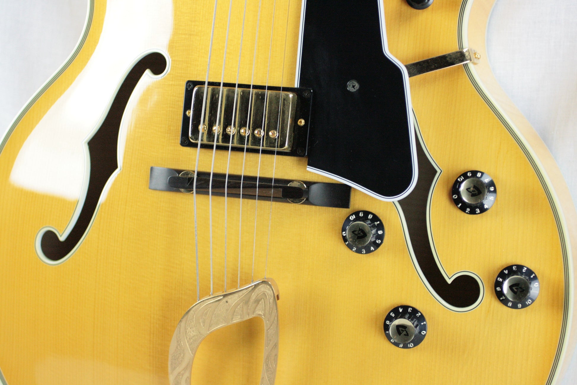 2004 Guild Bob Benedetto X-700 Stuart Honey Blonde! Solid-Carved Woods! x700 Signature Archtop