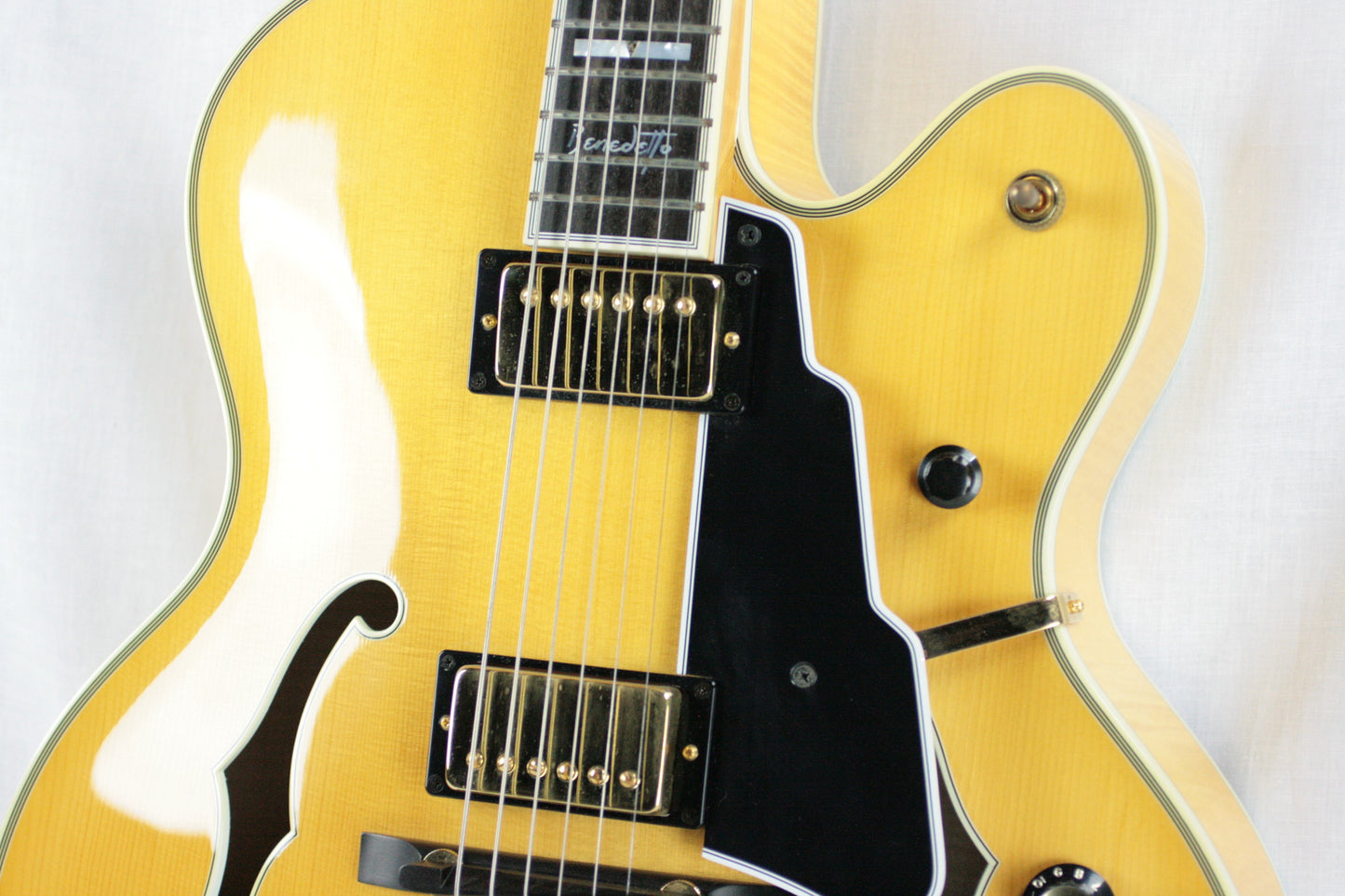 2004 Guild Bob Benedetto X-700 Stuart Honey Blonde! Solid-Carved Woods! x700 Signature Archtop