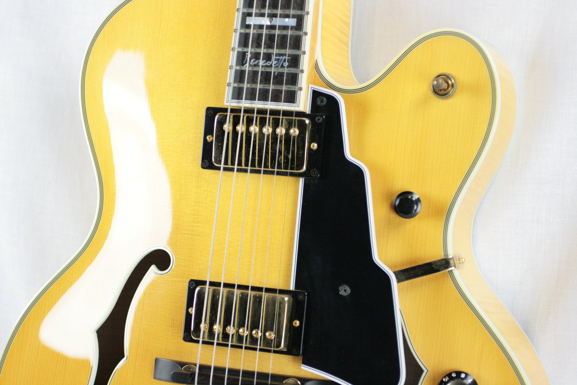 2004 Guild Bob Benedetto X-700 Stuart Honey Blonde! Solid-Carved Woods! x700 Signature Archtop