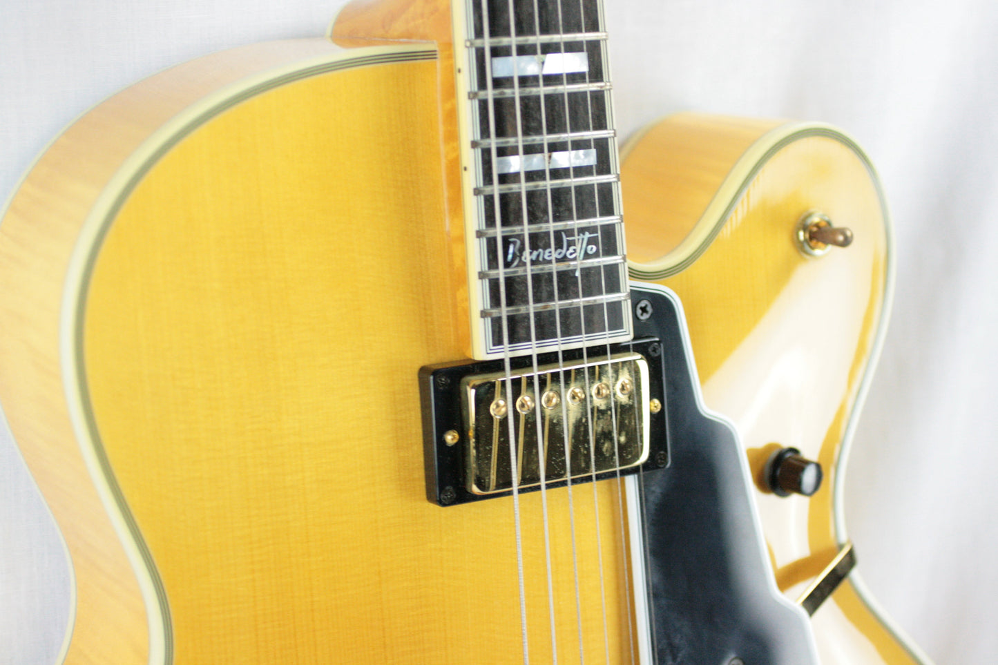 2004 Guild Bob Benedetto X-700 Stuart Honey Blonde! Solid-Carved Woods! x700 Signature Archtop