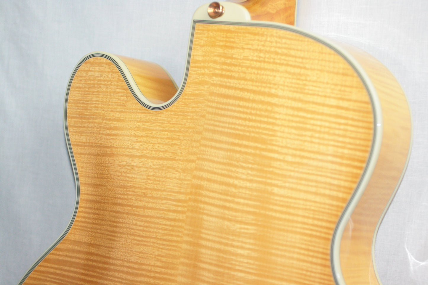 2004 Guild Bob Benedetto X-700 Stuart Honey Blonde! Solid-Carved Woods! x700 Signature Archtop