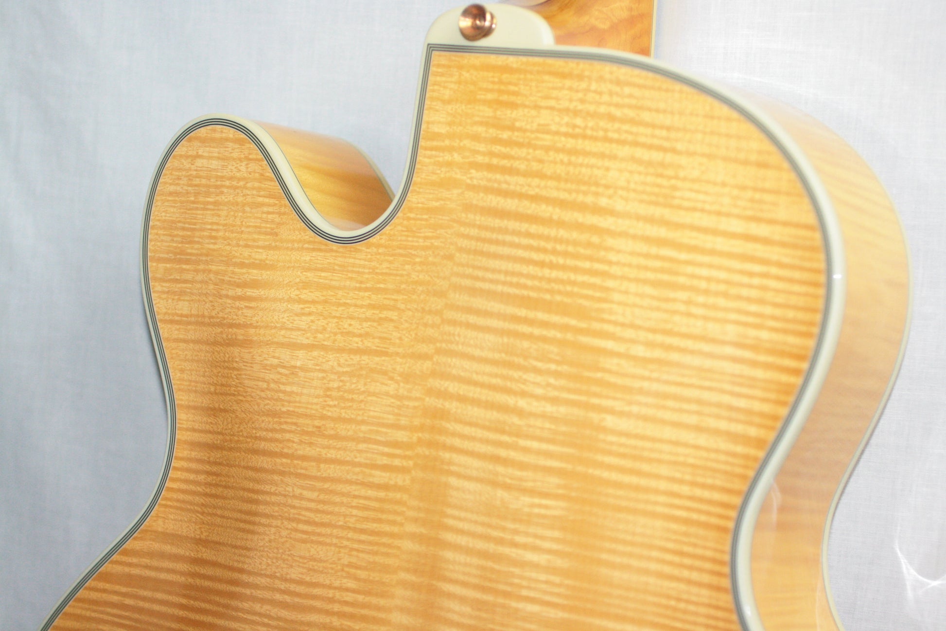 2004 Guild Bob Benedetto X-700 Stuart Honey Blonde! Solid-Carved Woods! x700 Signature Archtop