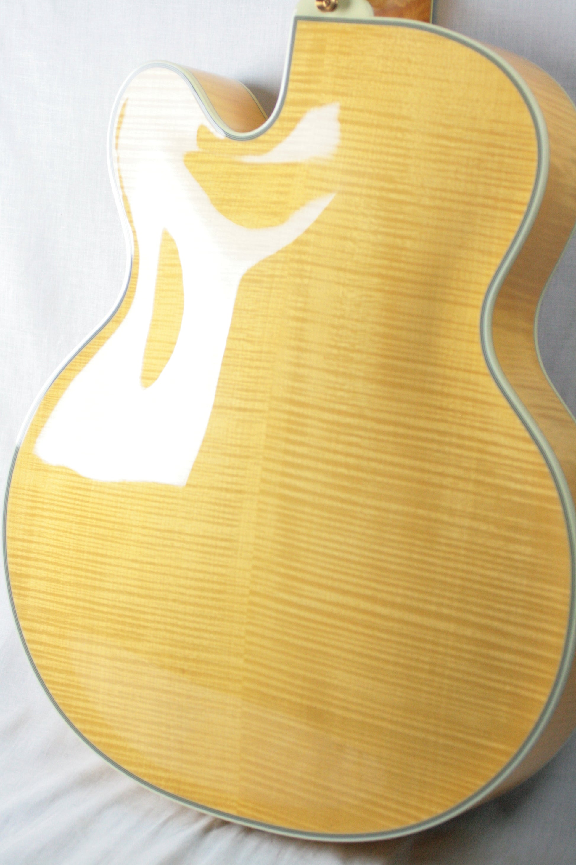 2004 Guild Bob Benedetto X-700 Stuart Honey Blonde! Solid-Carved Woods! x700 Signature Archtop
