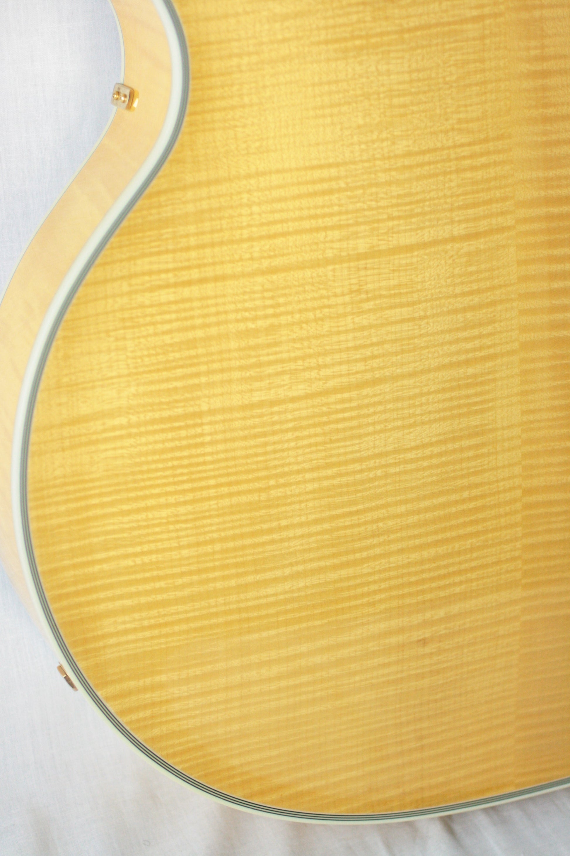 2004 Guild Bob Benedetto X-700 Stuart Honey Blonde! Solid-Carved Woods! x700 Signature Archtop