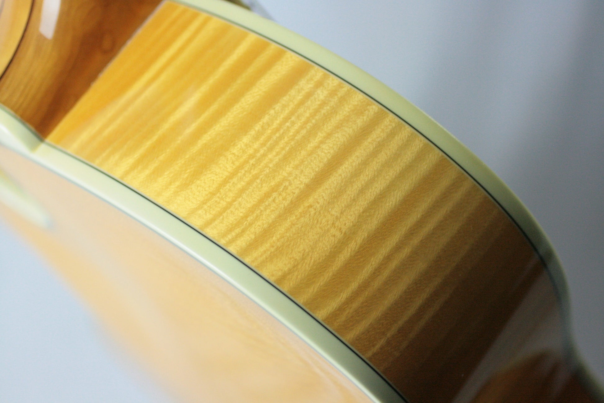 2004 Guild Bob Benedetto X-700 Stuart Honey Blonde! Solid-Carved Woods! x700 Signature Archtop
