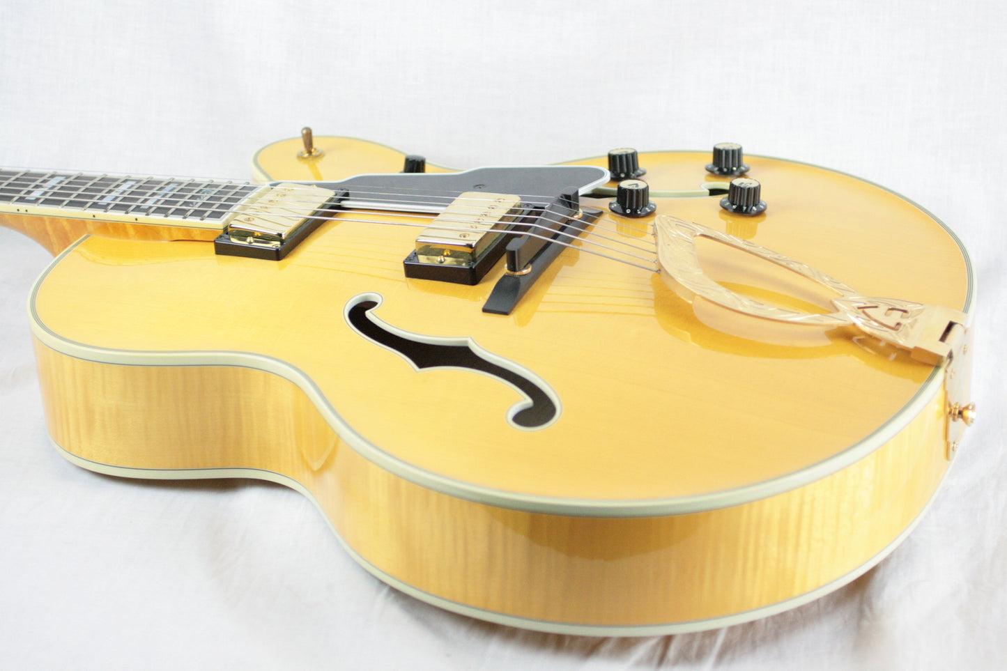 2004 Guild Bob Benedetto X-700 Stuart Honey Blonde! Solid-Carved Woods! x700 Signature Archtop
