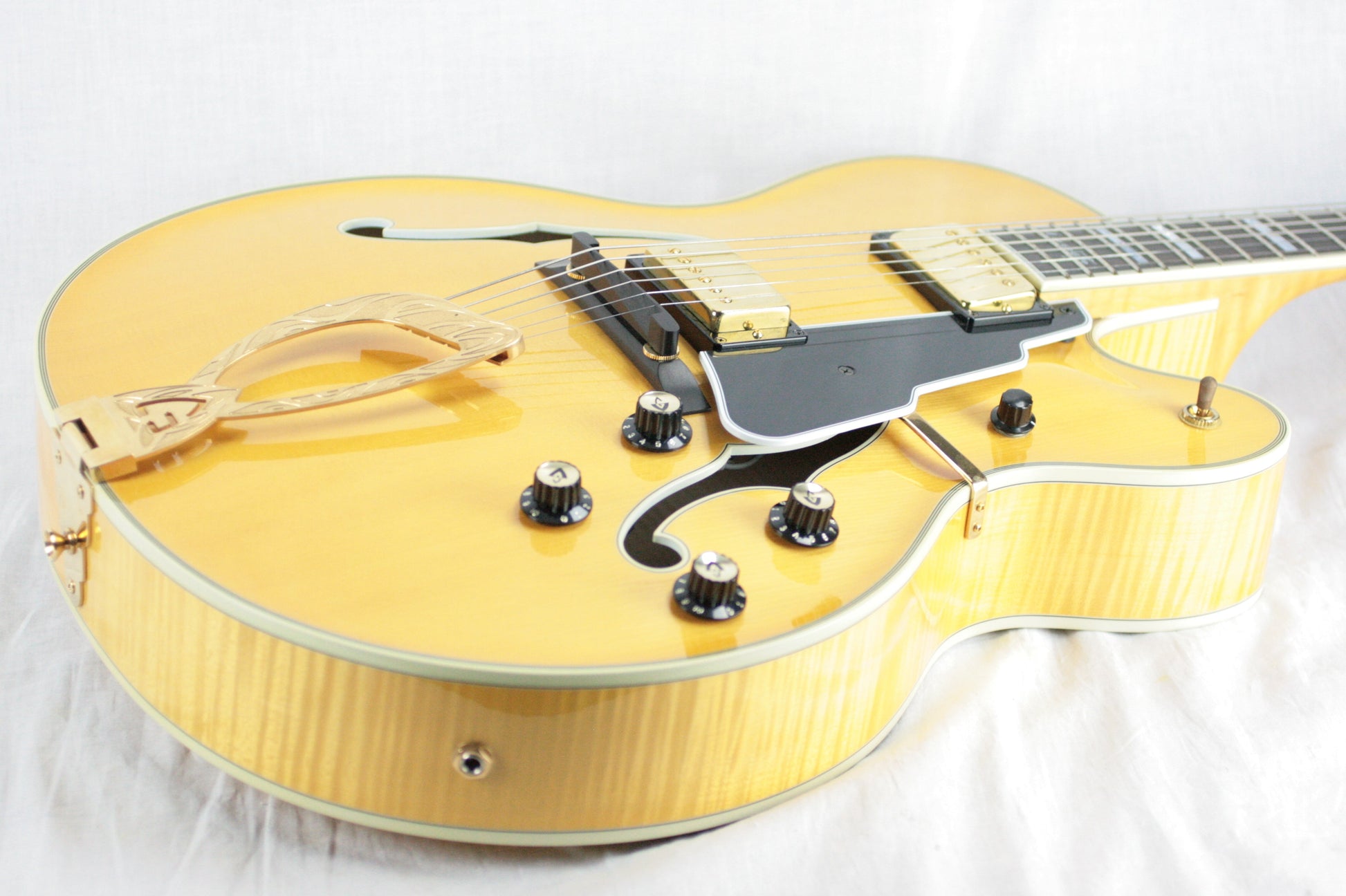 2004 Guild Bob Benedetto X-700 Stuart Honey Blonde! Solid-Carved Woods! x700 Signature Archtop