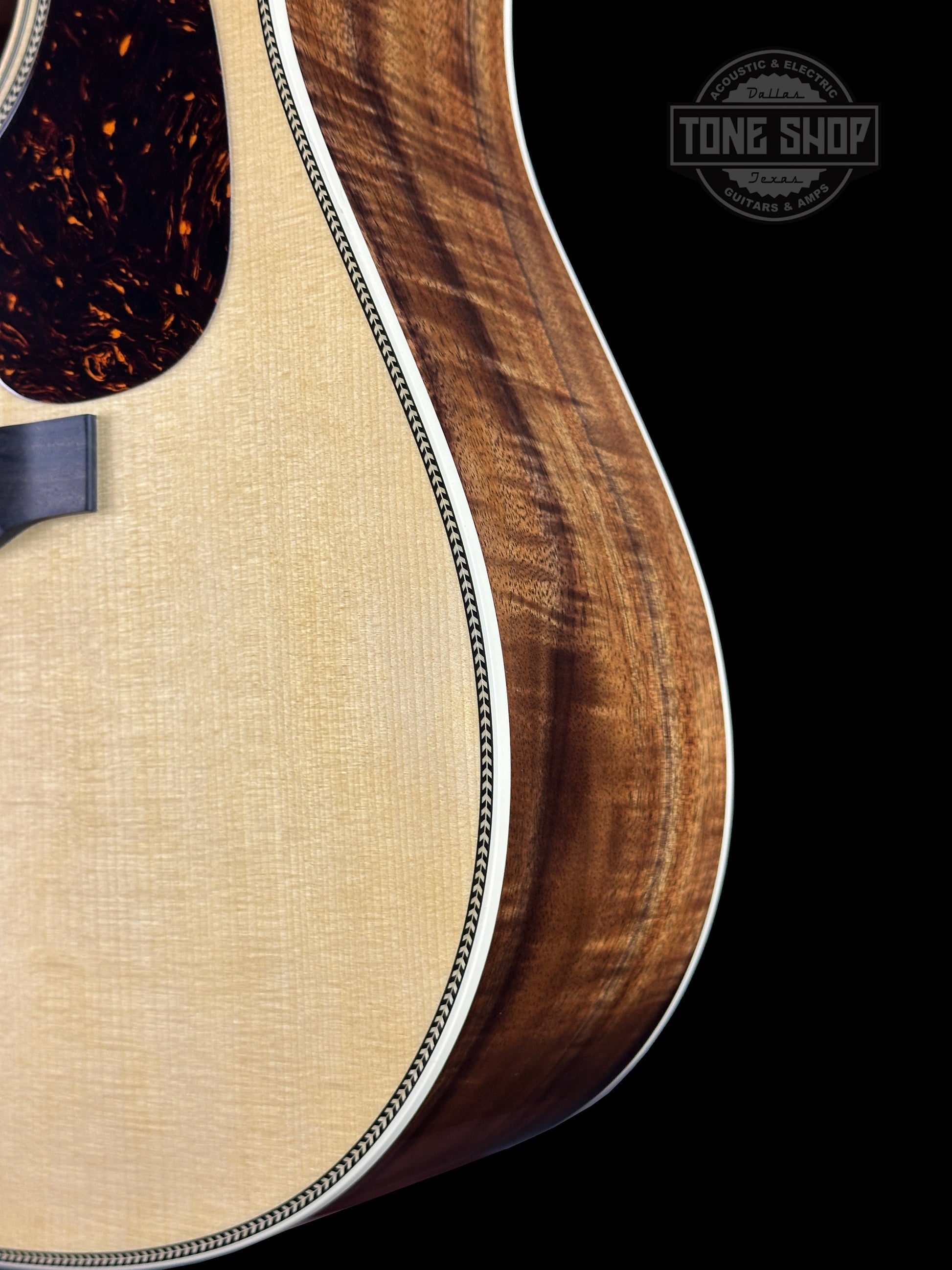 Martin Custom Shop Dread 28-Style Adirondack / Exceptional Broad Figure Koa w/case 2964100