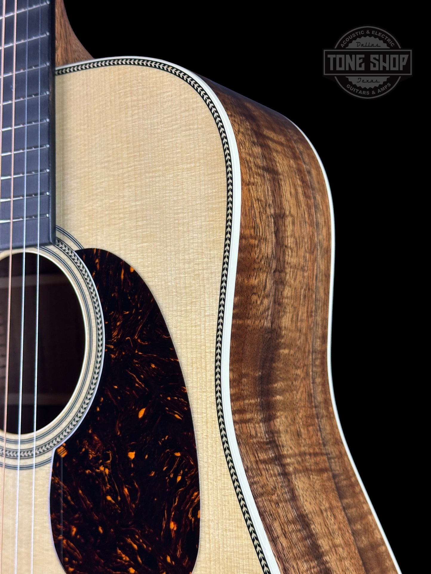 Martin Custom Shop Dread 28-Style Adirondack / Exceptional Broad Figure Koa w/case 2964100