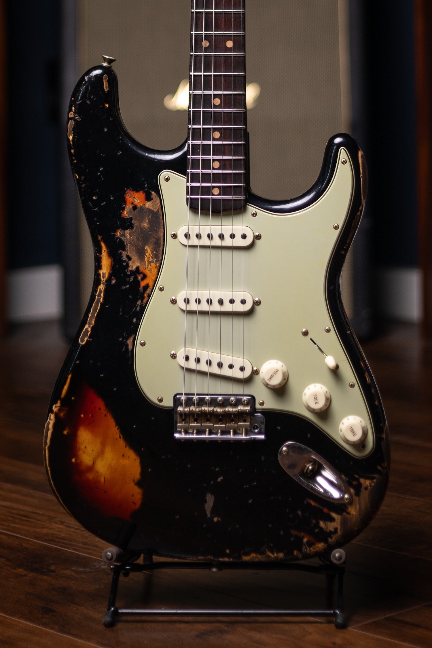 Fender Custom Shop 1963 Stratocaster® Super Heavy Relic - Super Faded Aged Black over 3 Color Sunburst