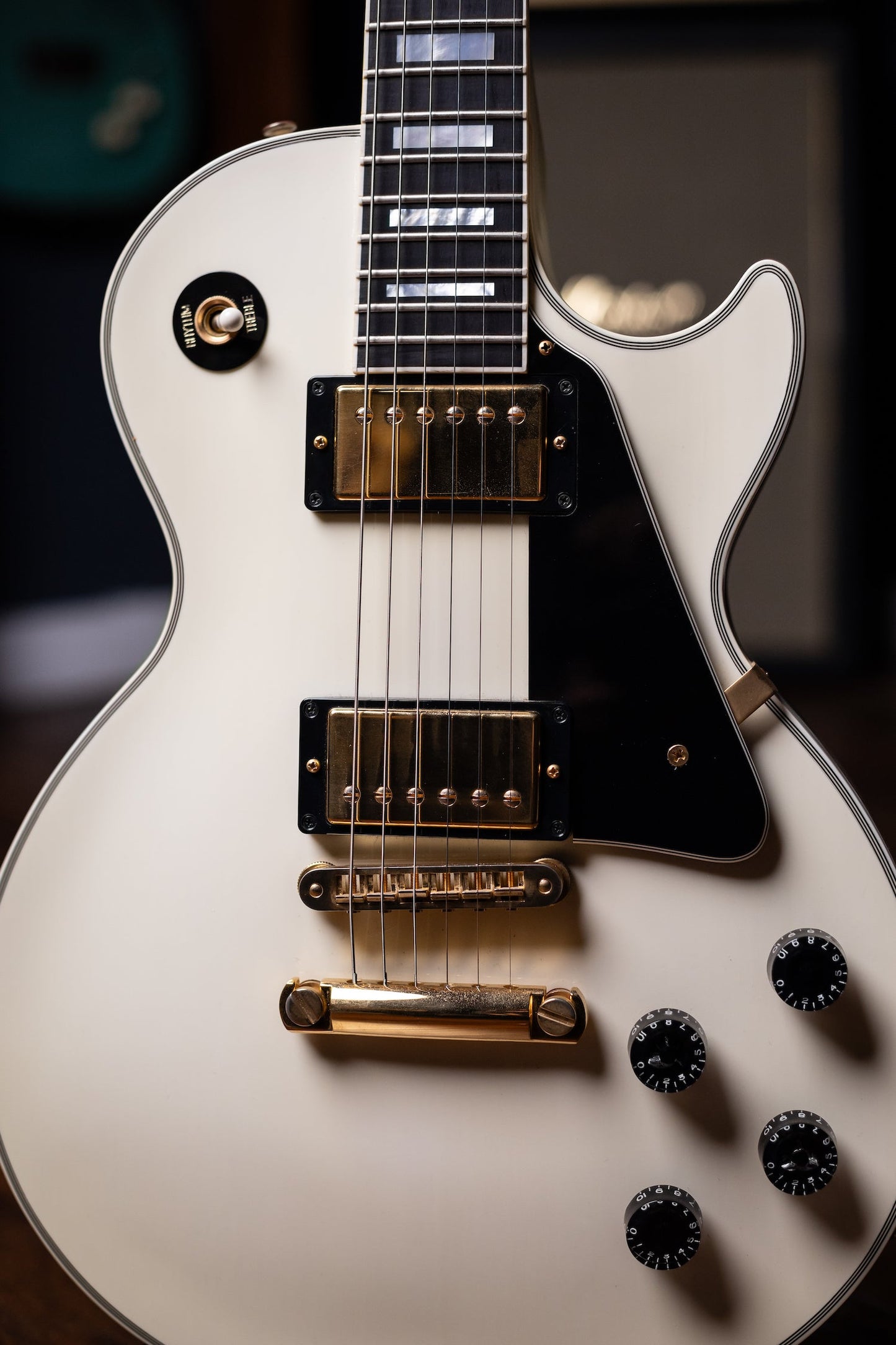 2007 Gibson Les Paul Custom Electric Guitar - Alpine White