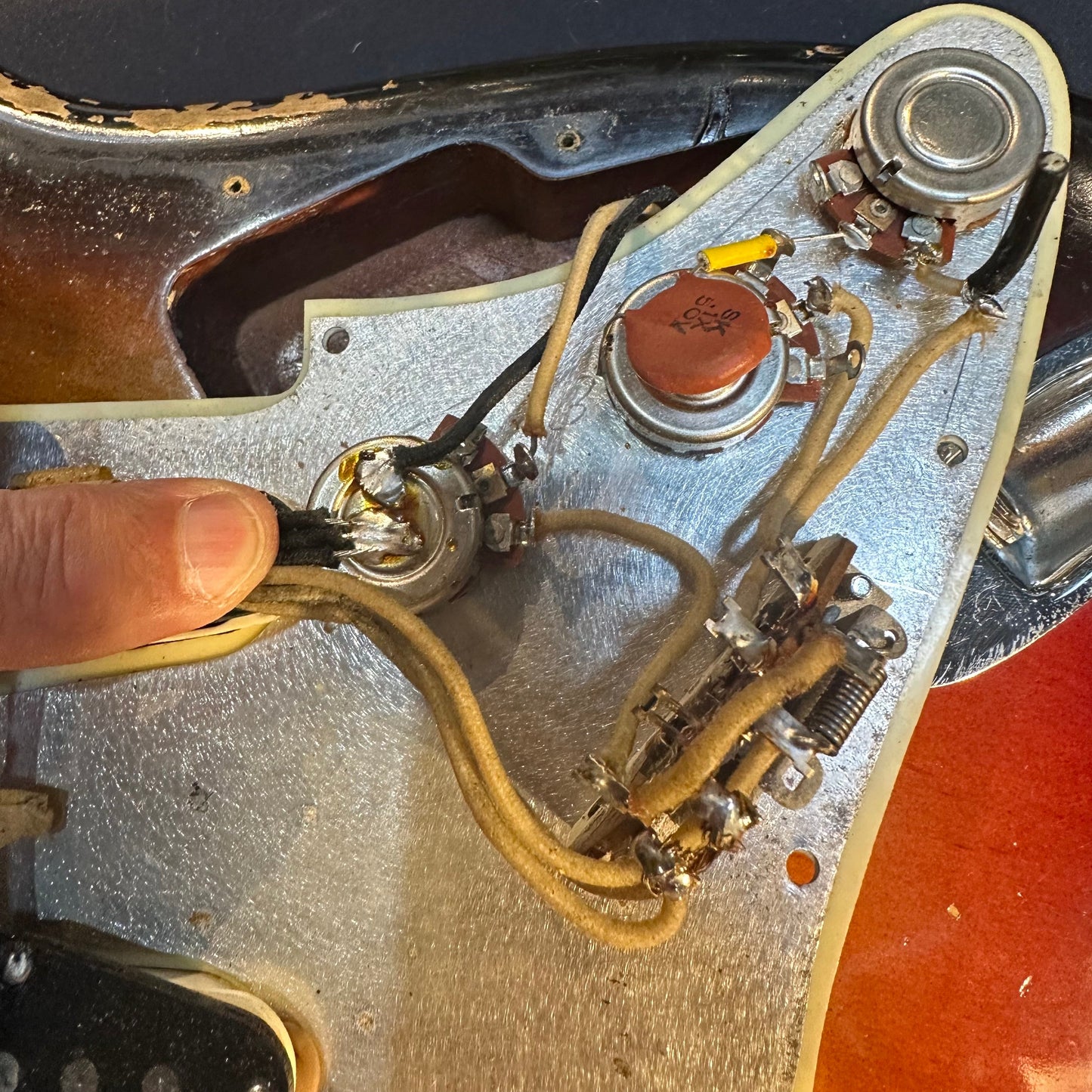 Fender Vintage 1961 Stratocaster Electric Guitar USED - 3 Tone Sunburst