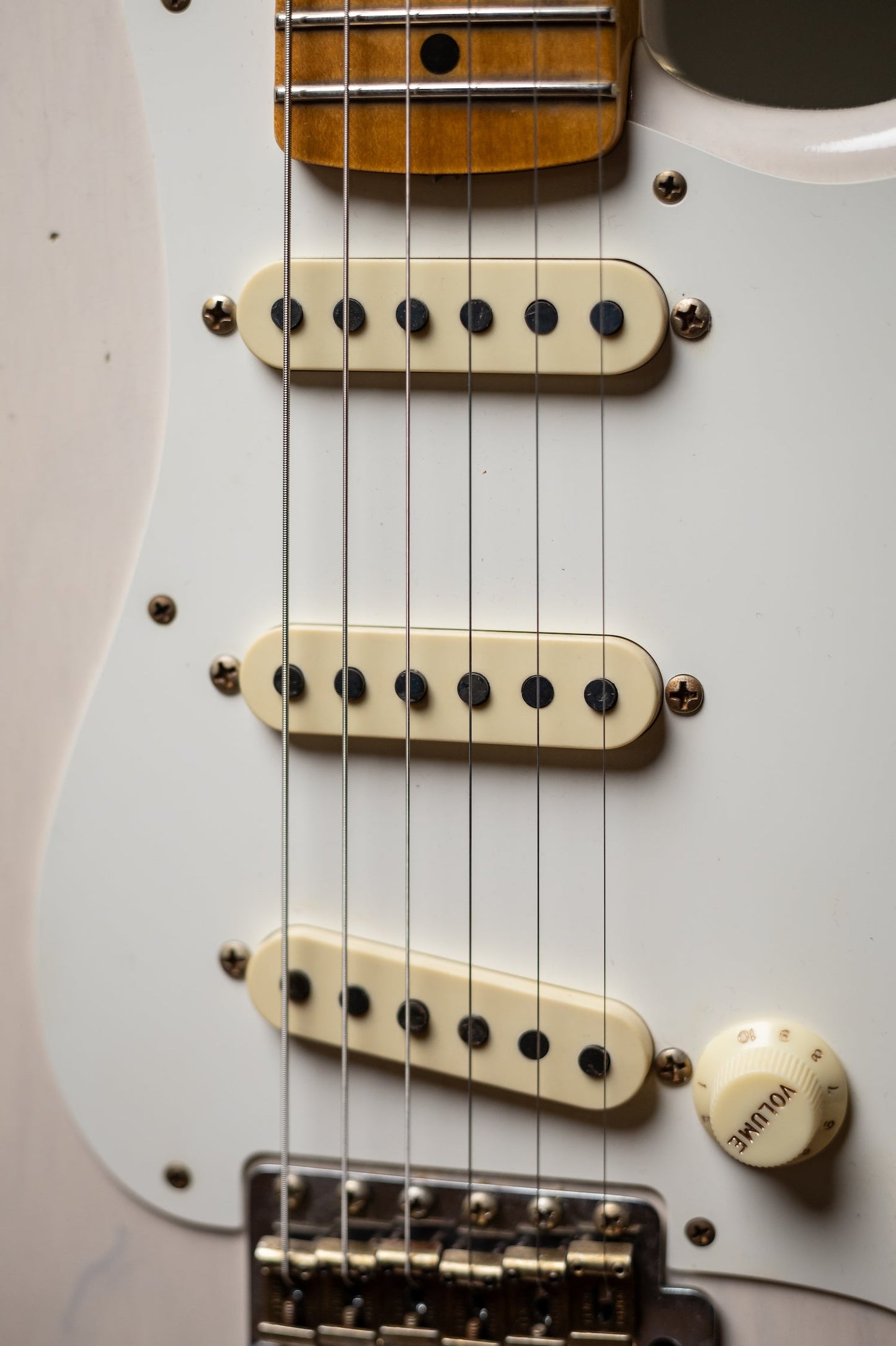 Fender Custom Shop Journeyman 1956 Stratocaster Electric Guitar - Aged White Blonde