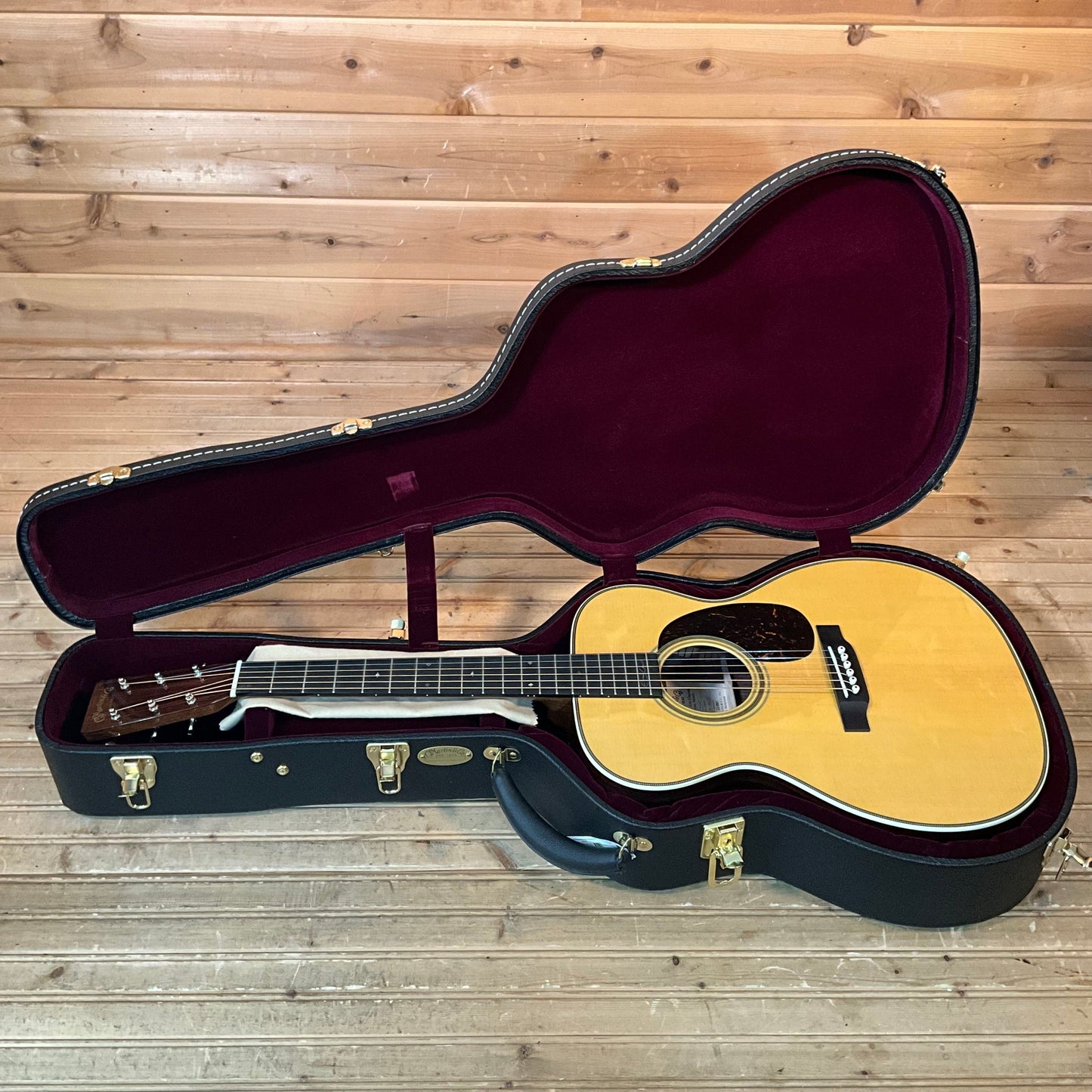 Martin 000-28EC Eric Clapton Signature Acoustic Guitar - Natural