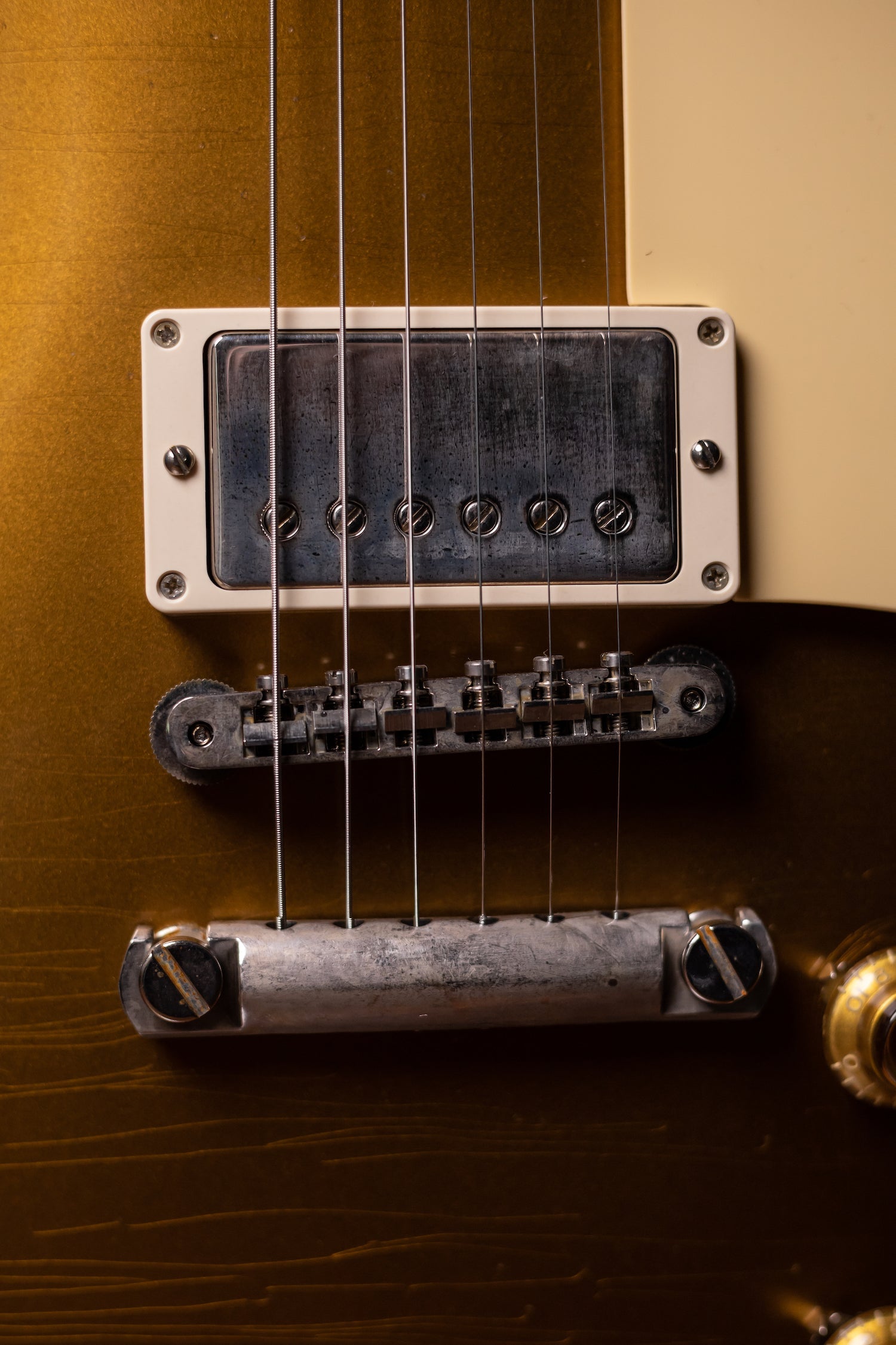 Gibson Custom Shop Murphy Lab 1957 Les Paul Standard Reissue Ultra Light Aged Electric Guitar - Double Gold