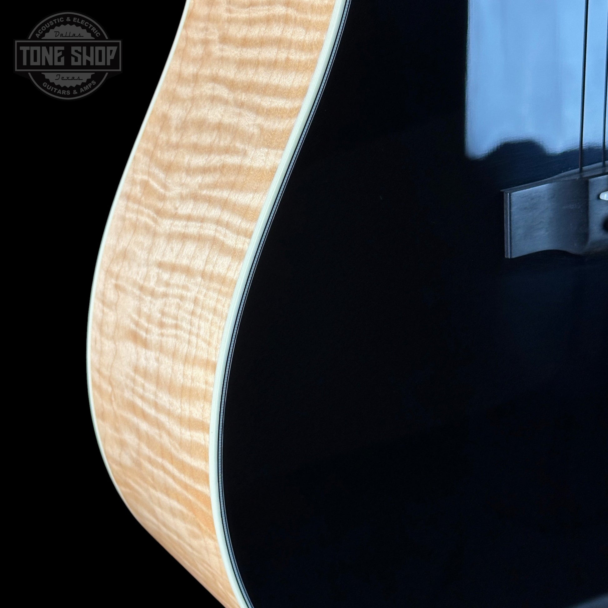 Collings CJ Jet Black Top Tigerstripe Pickguard Sitka/Maple w/Case 36567