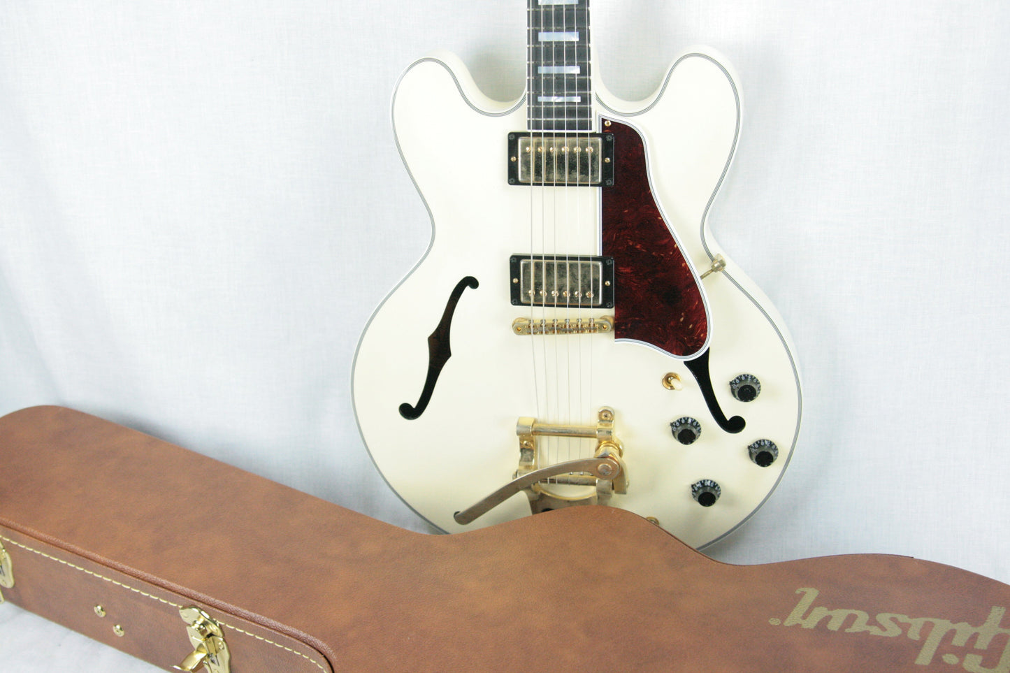 2017 Gibson ES-355 VOS in WHITE! Bigsby, Gold Hdwr! Memphis 345 335 LTD