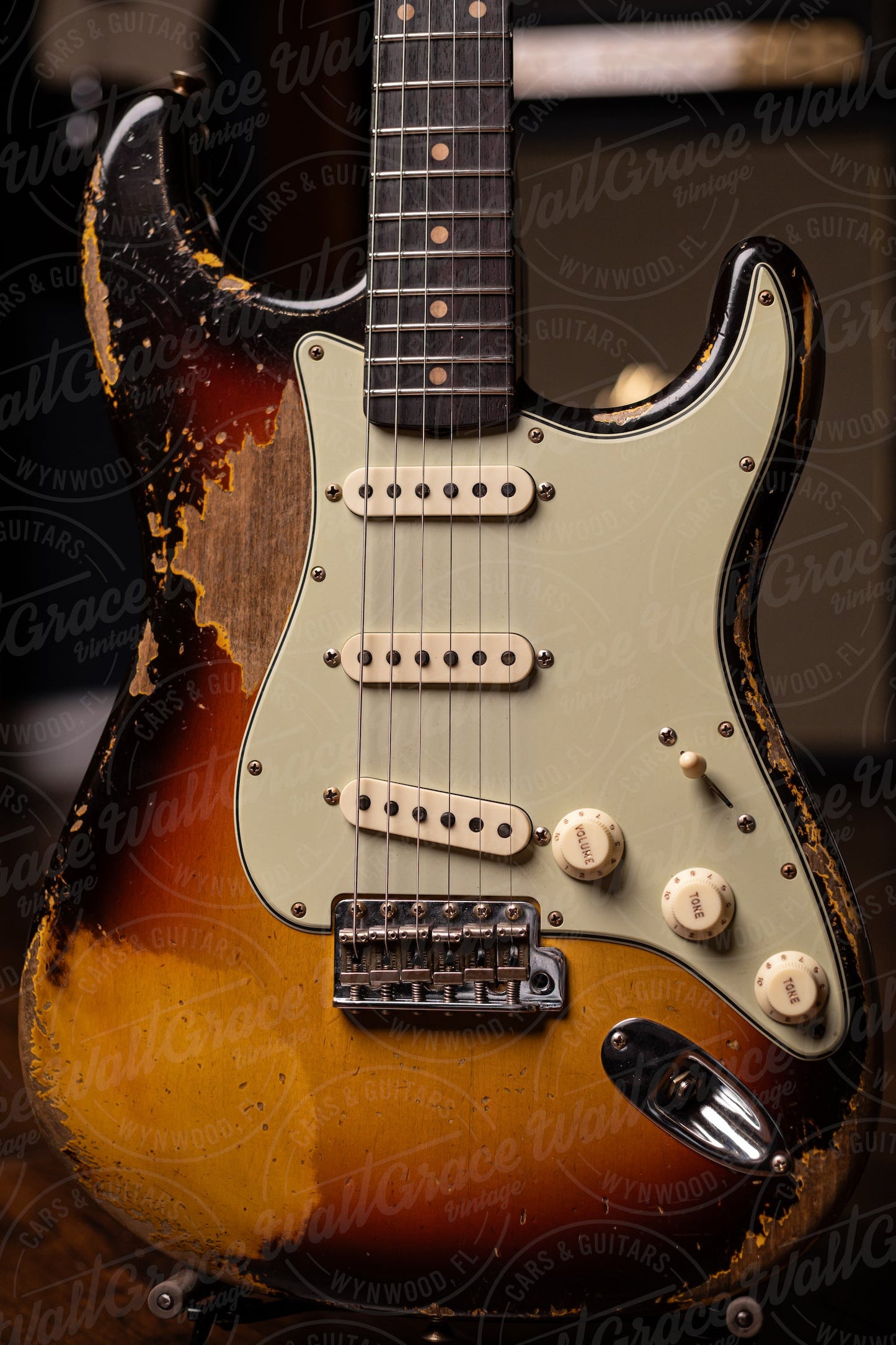 Fender Custom Shop '59 Stratocaster Super Heavy Relic Electric Guitar - Super Faded Aged Sunburst