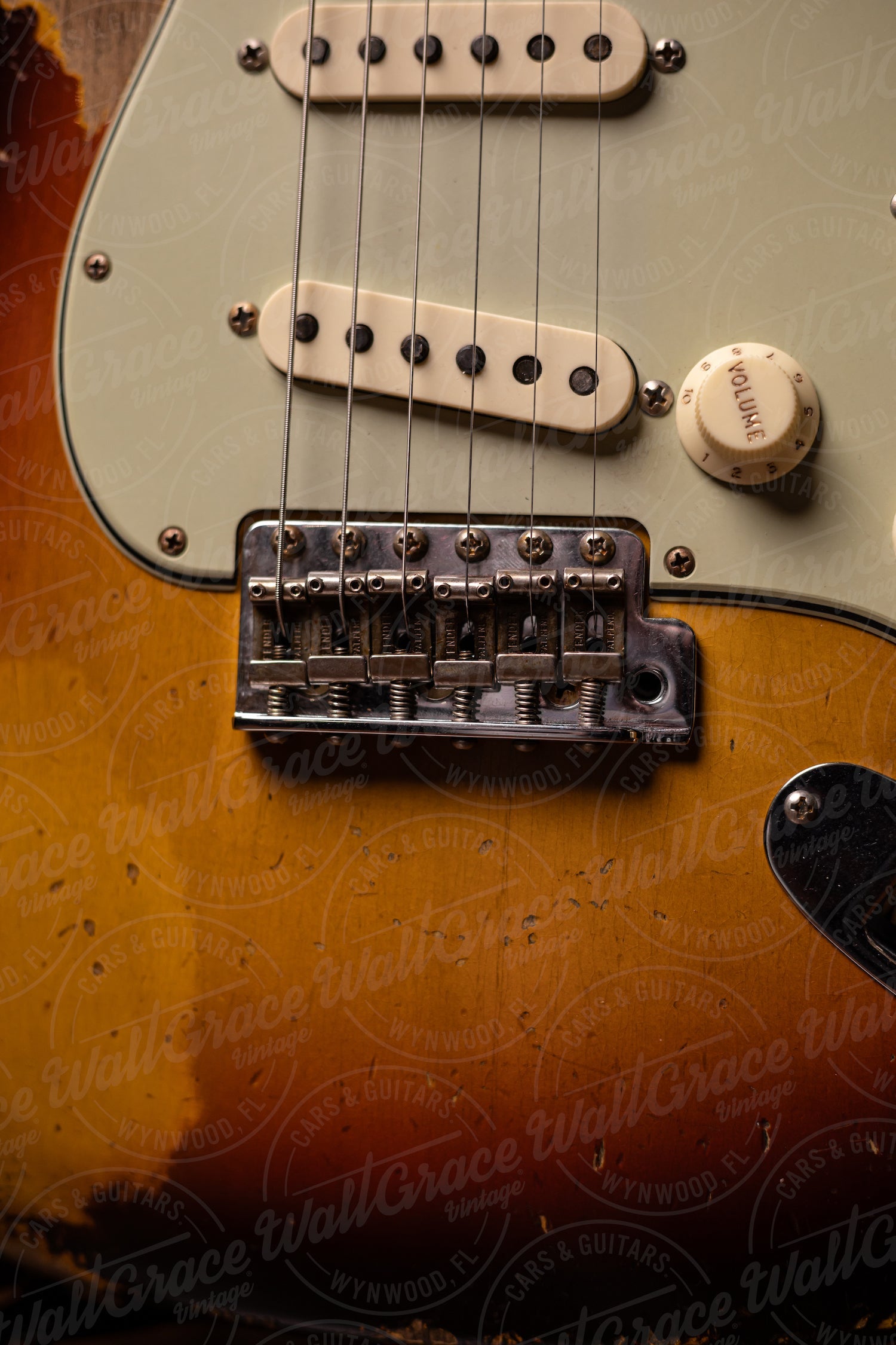 Fender Custom Shop '59 Stratocaster Super Heavy Relic Electric Guitar - Super Faded Aged Sunburst