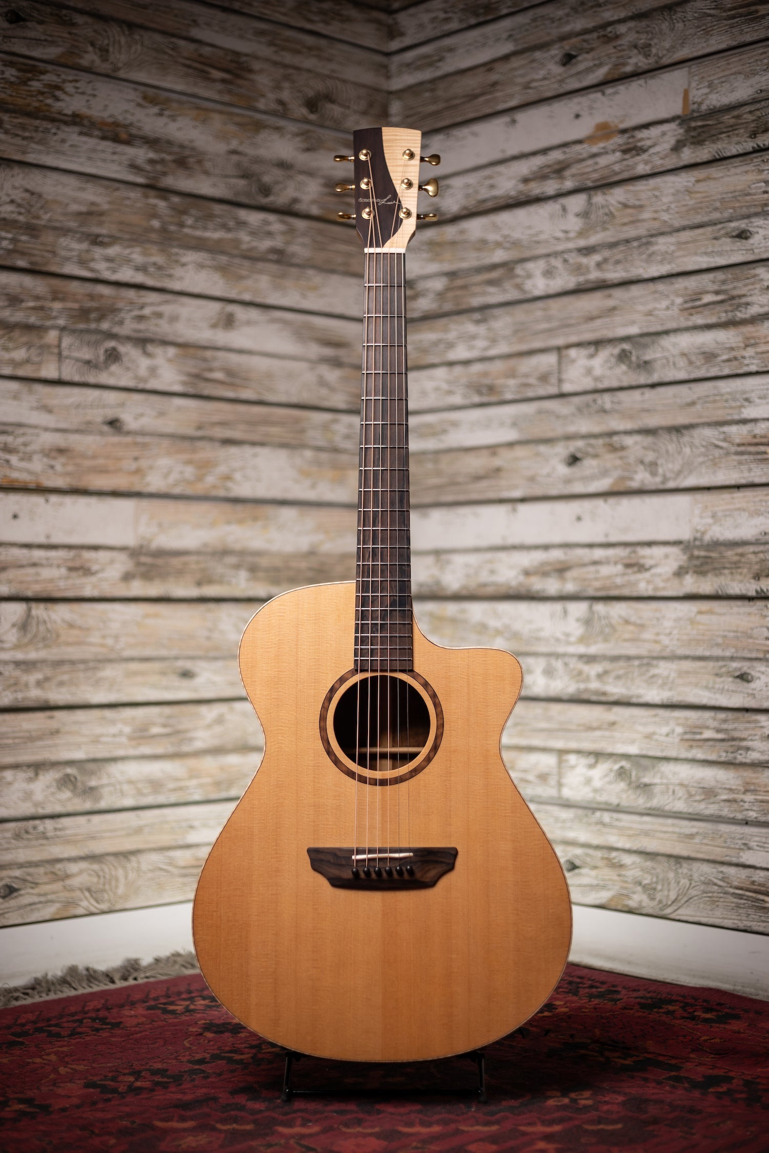 Donovan Leah Guitars Caroline Master Grade Cutaway Acoustic Guitar - Natural