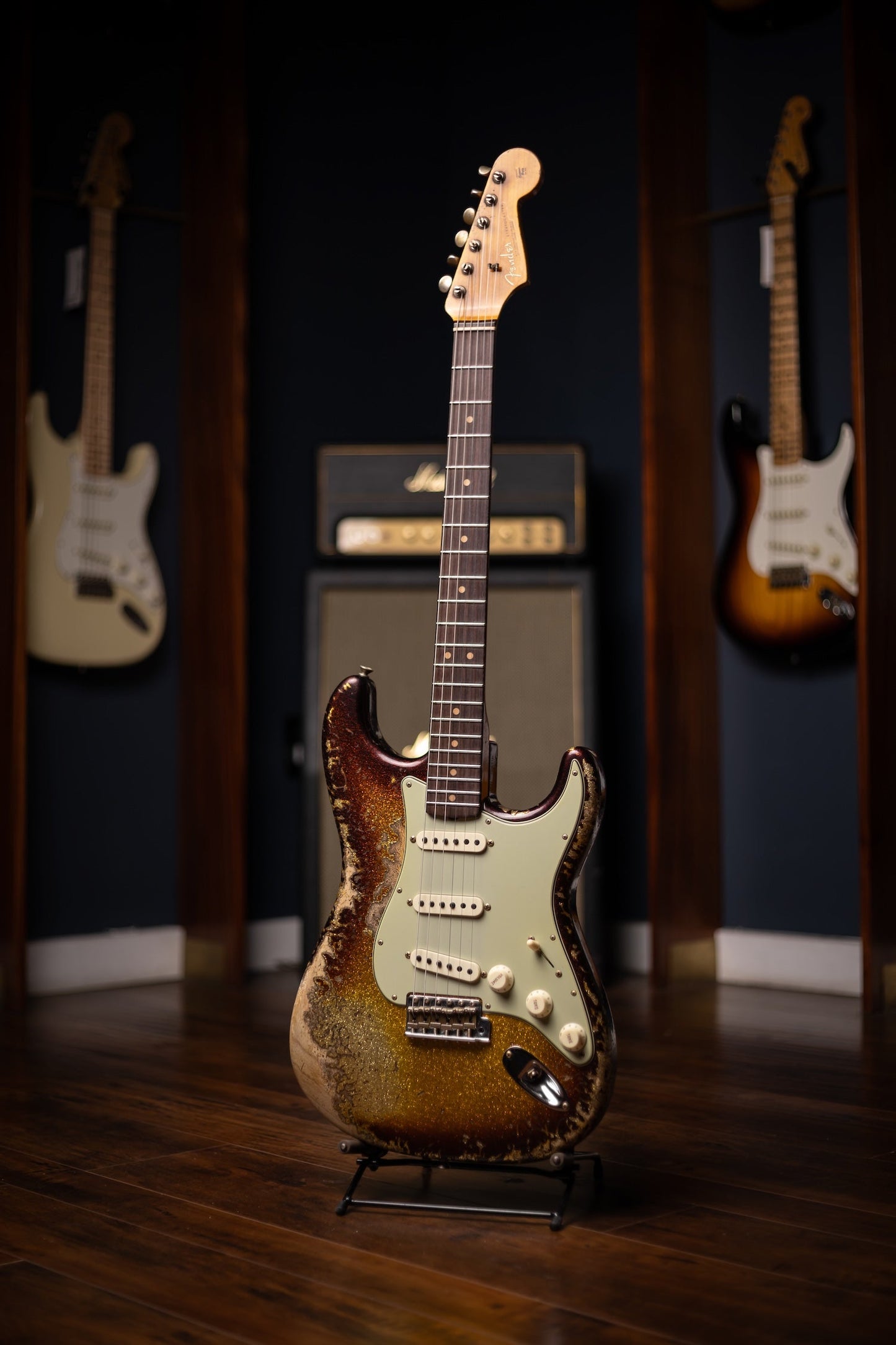 Fender Custom Shop 1963 Stratocaster Super Heavy Relic Super Faded Aged 3-Color Sunburst Sparkle