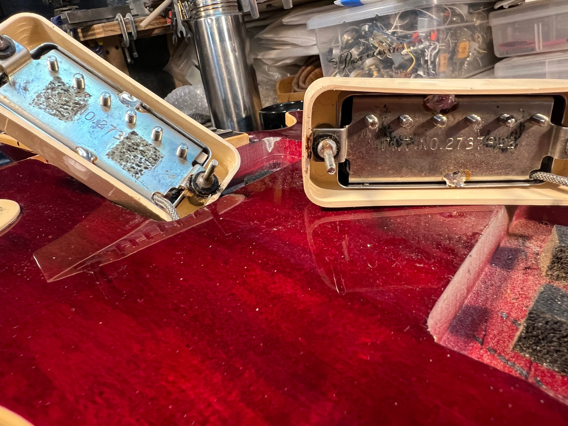 Gibson 1975 Les Paul Deluxe, Wine Red