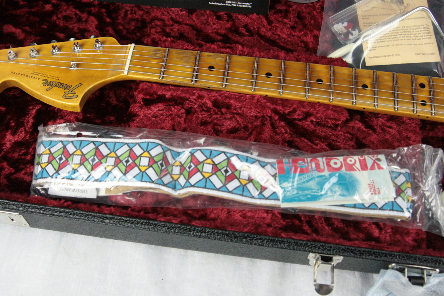 2018 Fender Custom Shop Jimi Hendrix Voodoo Child Stratocaster Journeyman Relic White Strat Maple Cap Neck