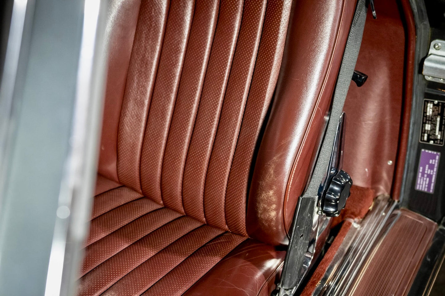 1986 Mercedes-Benz 560 SL Black Pearl Metallic