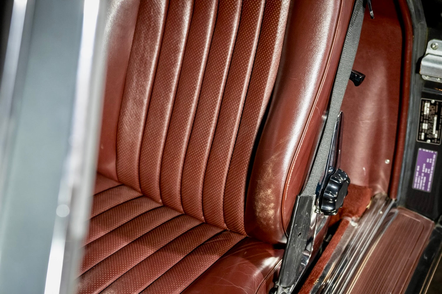 1986 Mercedes-Benz 560 SL Black Pearl Metallic