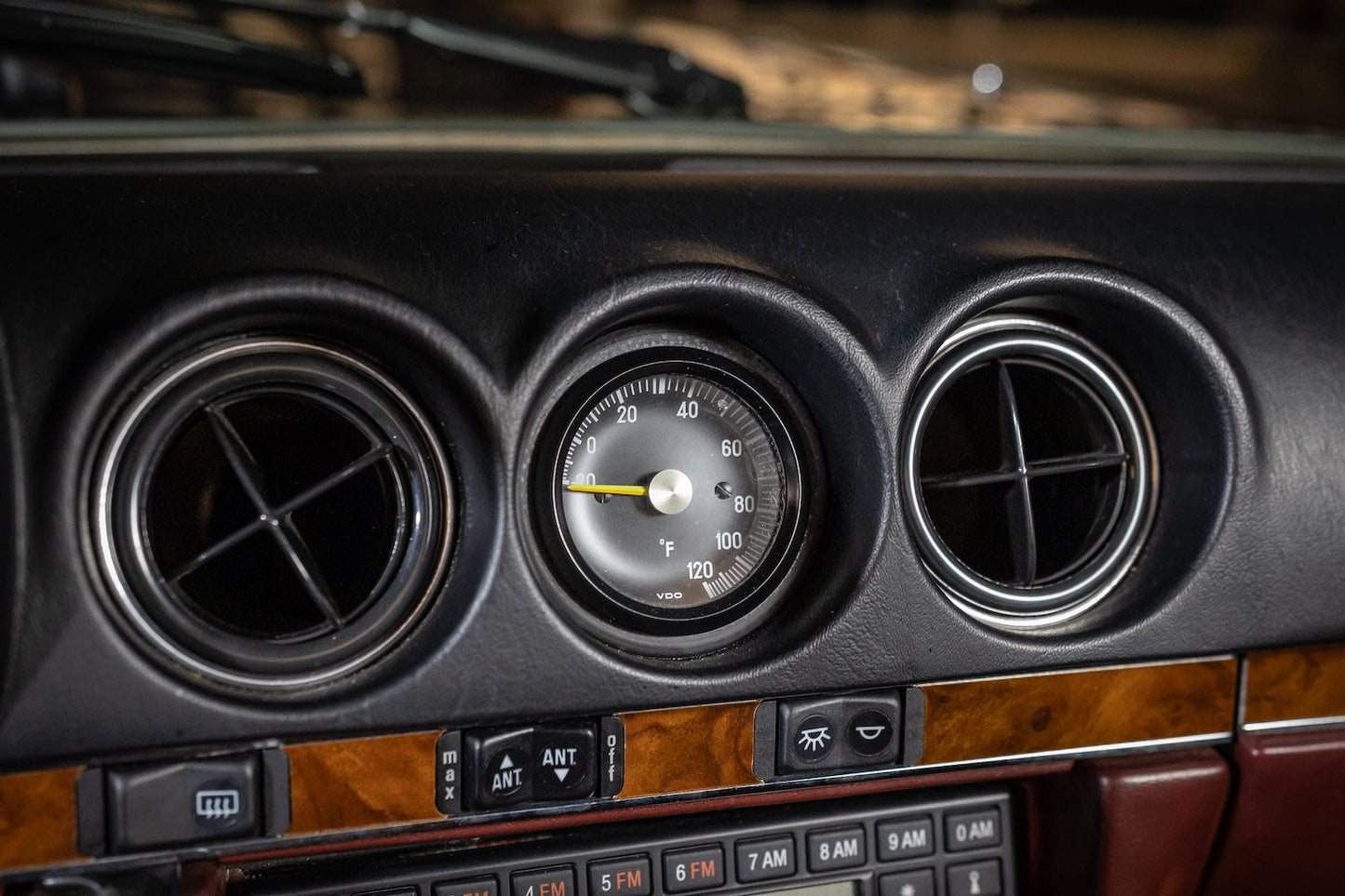 1986 Mercedes-Benz 560 SL Black Pearl Metallic