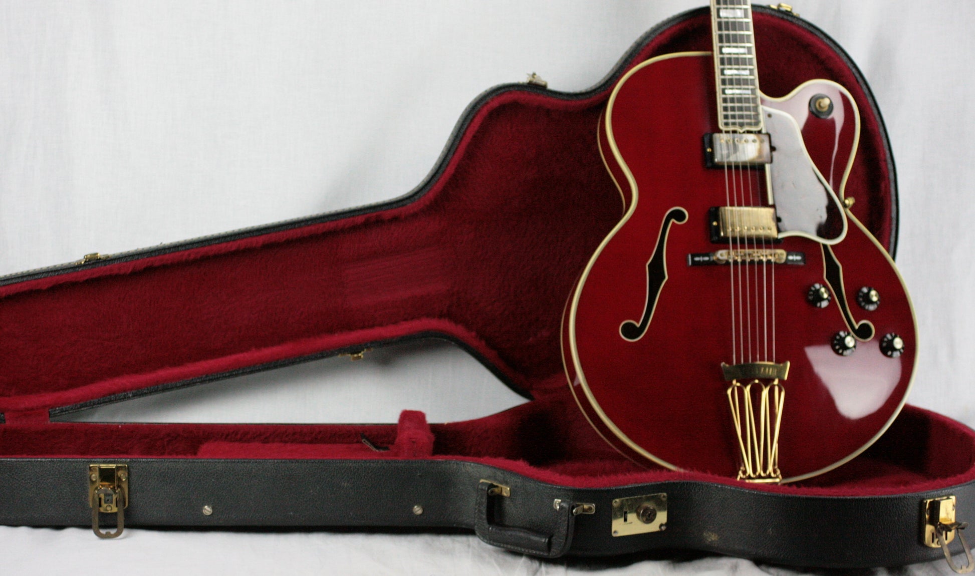 INCREDIBLY RARE 1980 Gibson Byrdland w/ F5 Mandolin Headstock! CHERRY RED! es335 one off