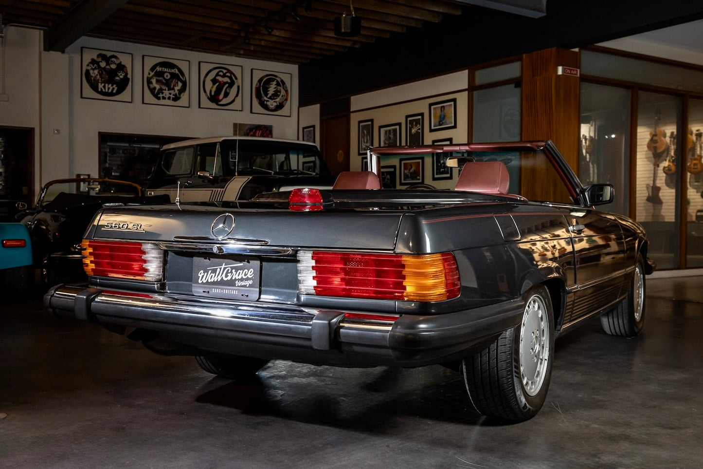 1986 Mercedes-Benz 560 SL Black Pearl Metallic