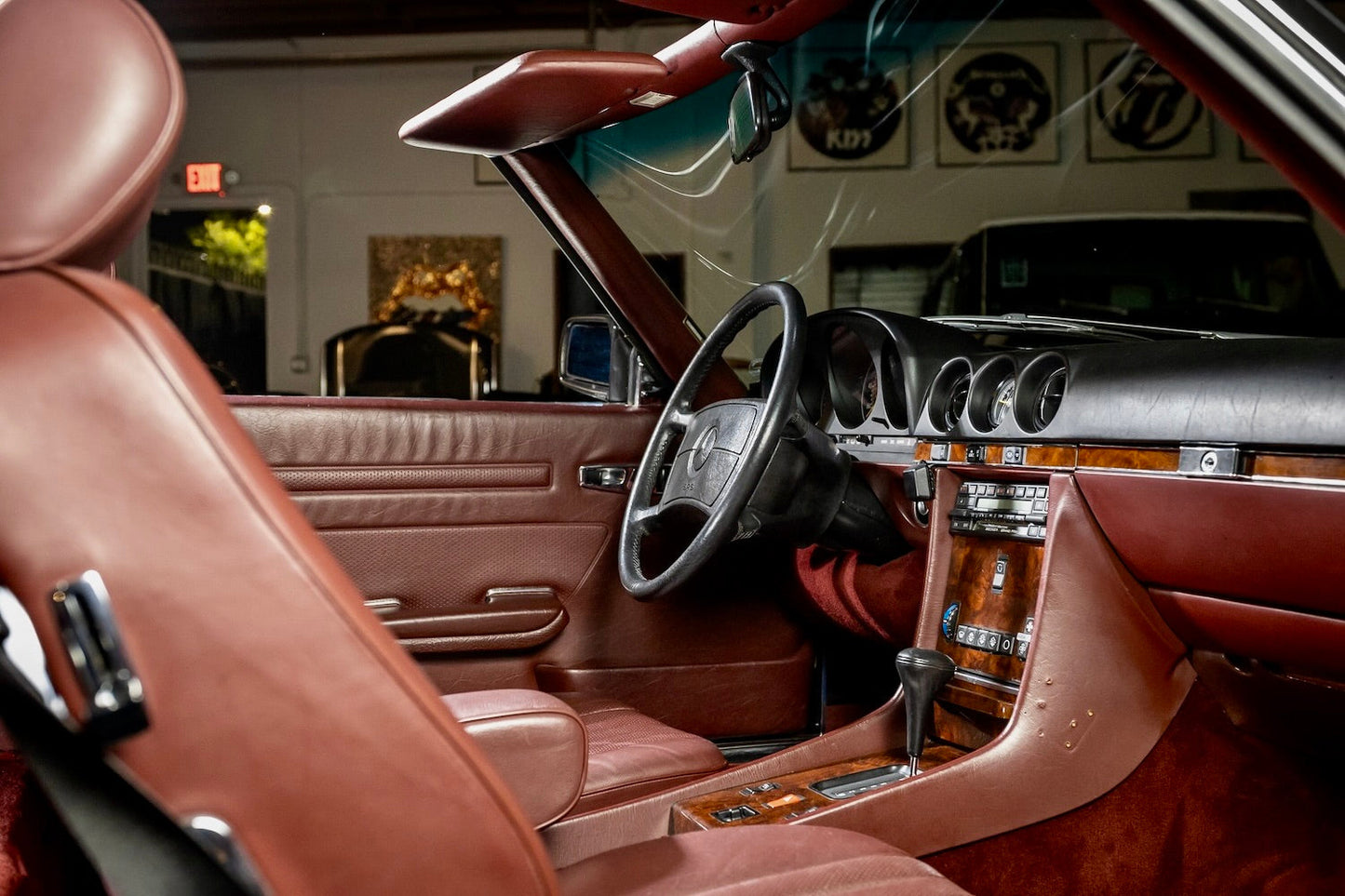1986 Mercedes-Benz 560 SL Black Pearl Metallic