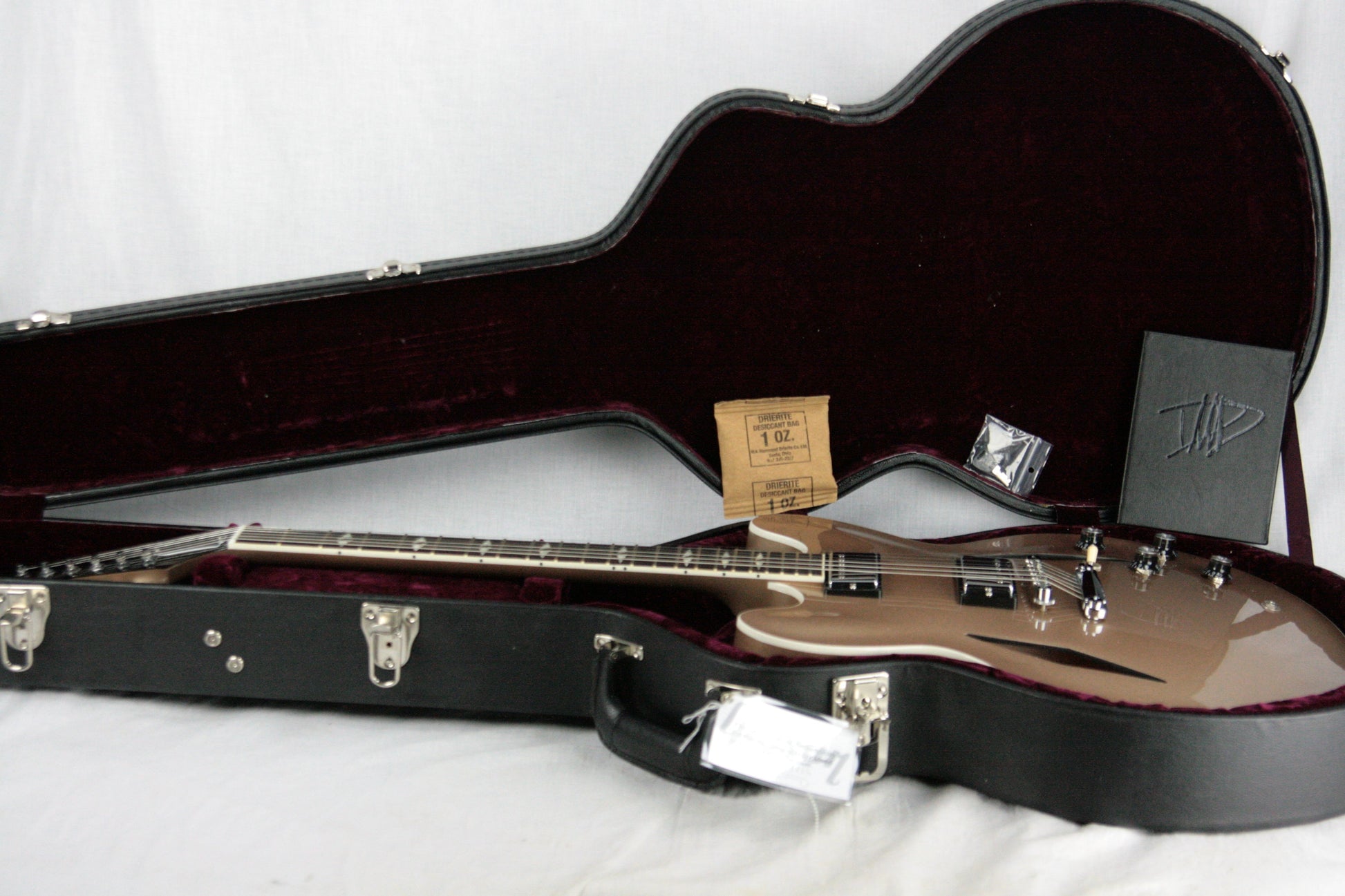 MINT 2014 Gibson Dave Grohl Signature ES-335 Metallic Gold DG-335 LOW NUMBER