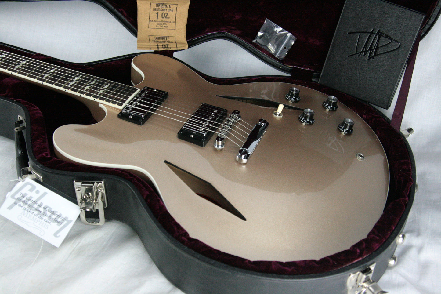 MINT 2014 Gibson Dave Grohl Signature ES-335 Metallic Gold DG-335 LOW NUMBER