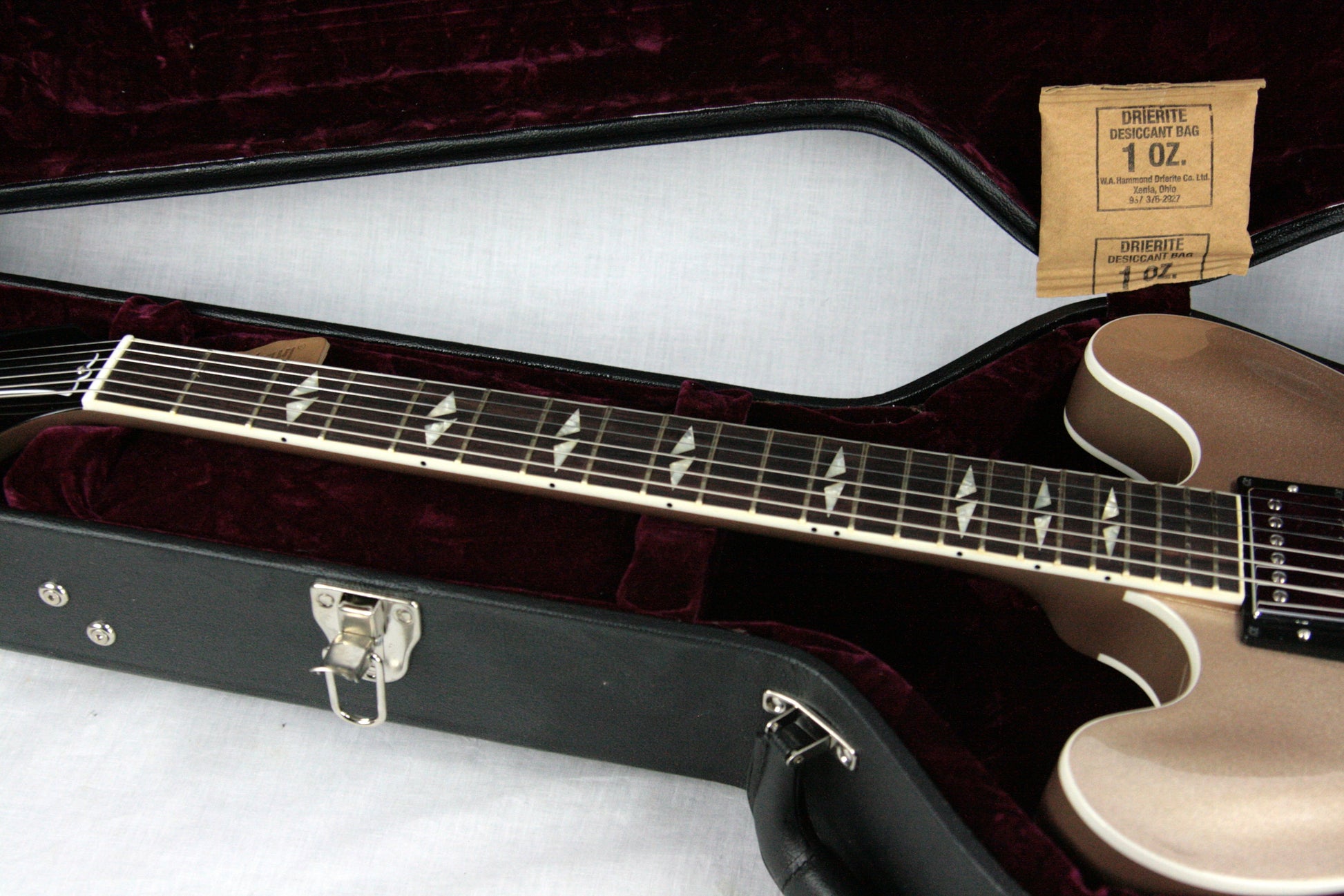 MINT 2014 Gibson Dave Grohl Signature ES-335 Metallic Gold DG-335 LOW NUMBER