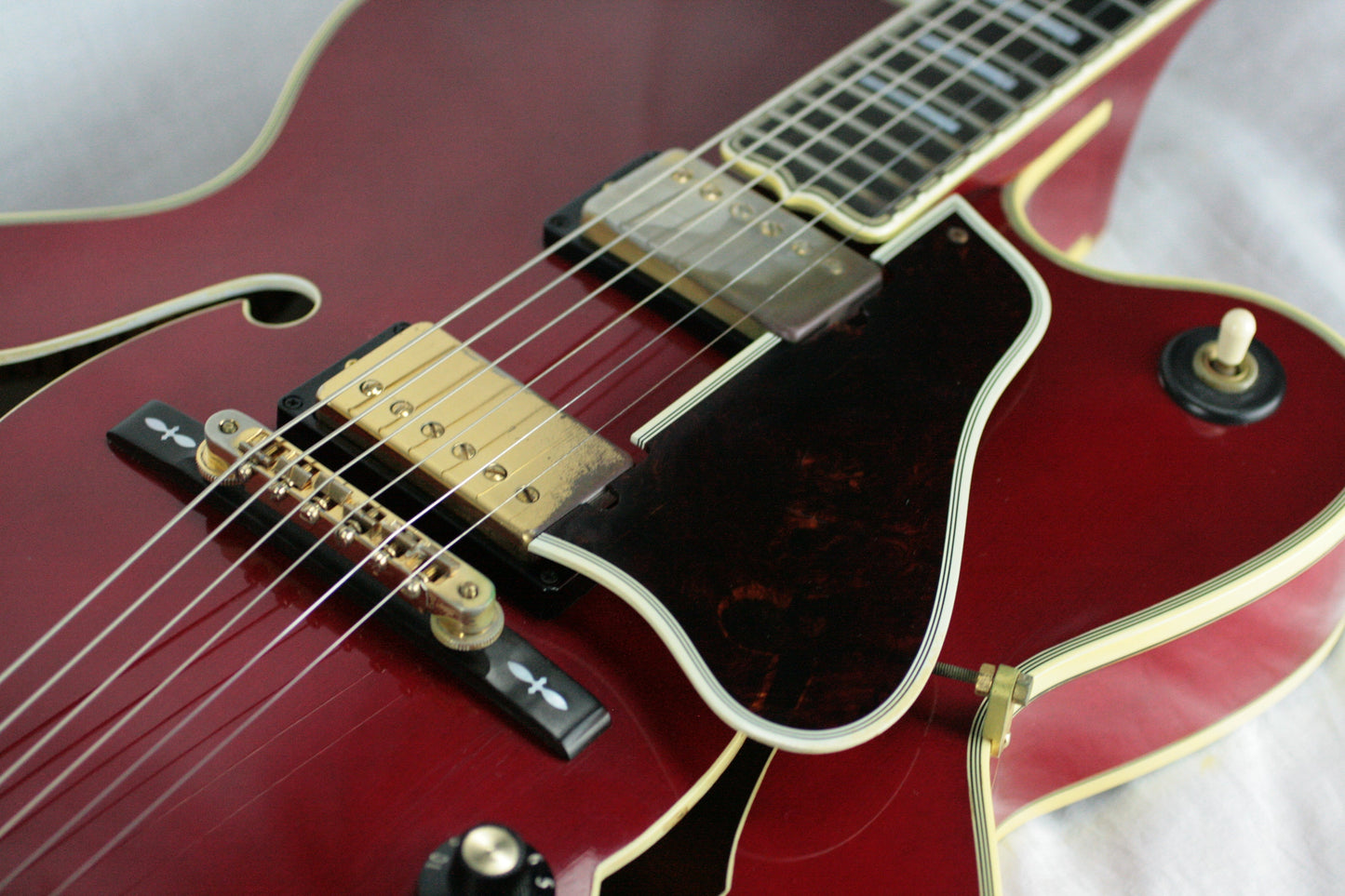 INCREDIBLY RARE 1980 Gibson Byrdland w/ F5 Mandolin Headstock! CHERRY RED! es335 one off