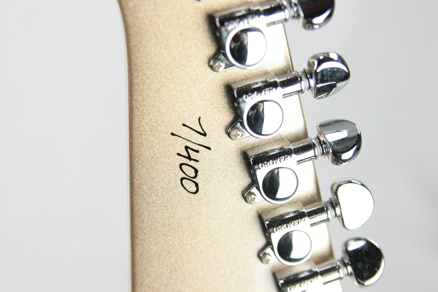 MINT 2014 Gibson Dave Grohl Signature ES-335 Metallic Gold DG-335 LOW NUMBER