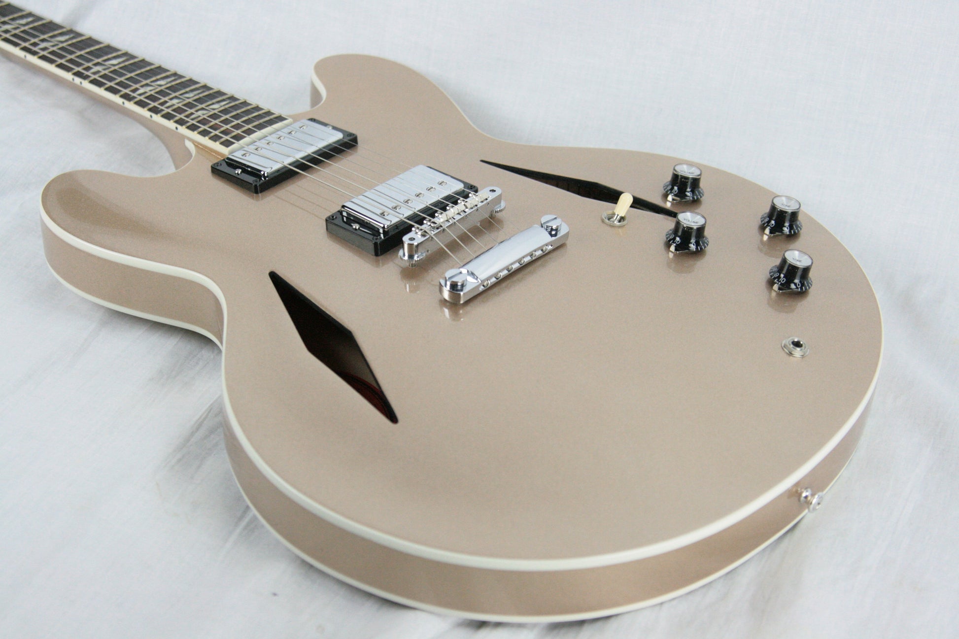 MINT 2014 Gibson Dave Grohl Signature ES-335 Metallic Gold DG-335 LOW NUMBER