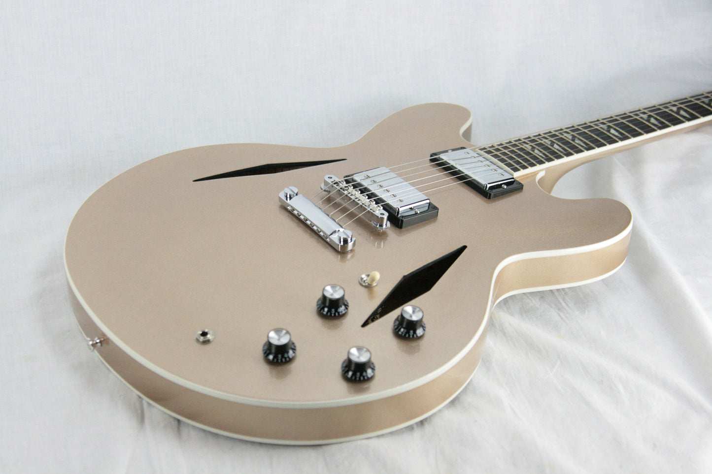 MINT 2014 Gibson Dave Grohl Signature ES-335 Metallic Gold DG-335 LOW NUMBER